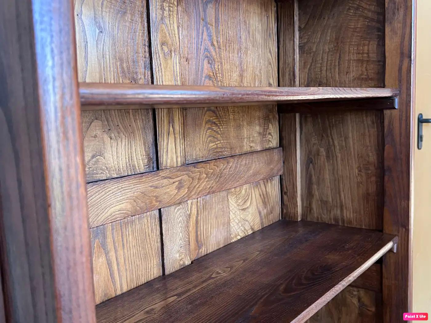 19th Solid Oak Bookcase or Etagere with Five Shelves For Sale 1