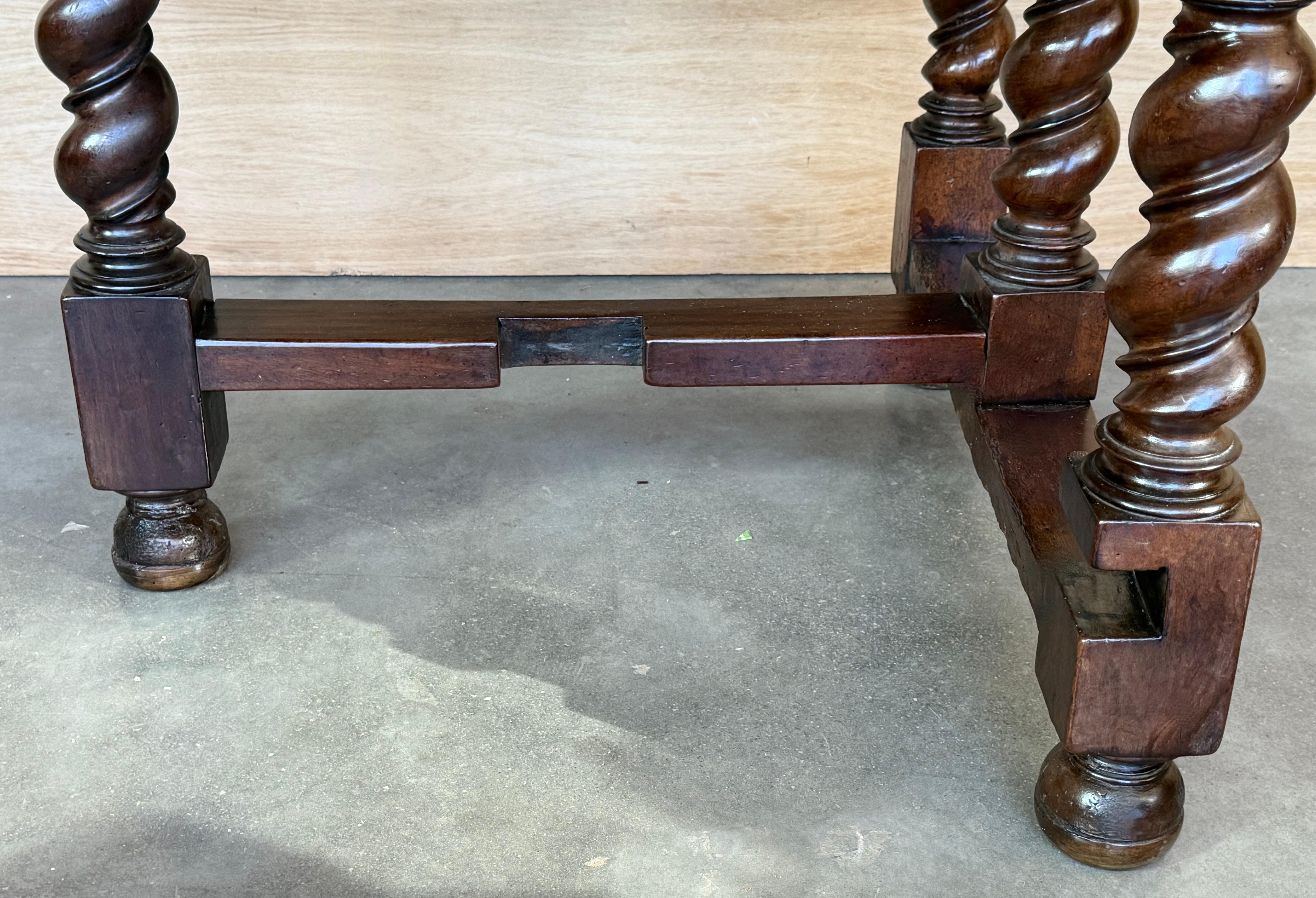 19th Solid Walnut Folding Round Table with Solomonic Legs For Sale 3