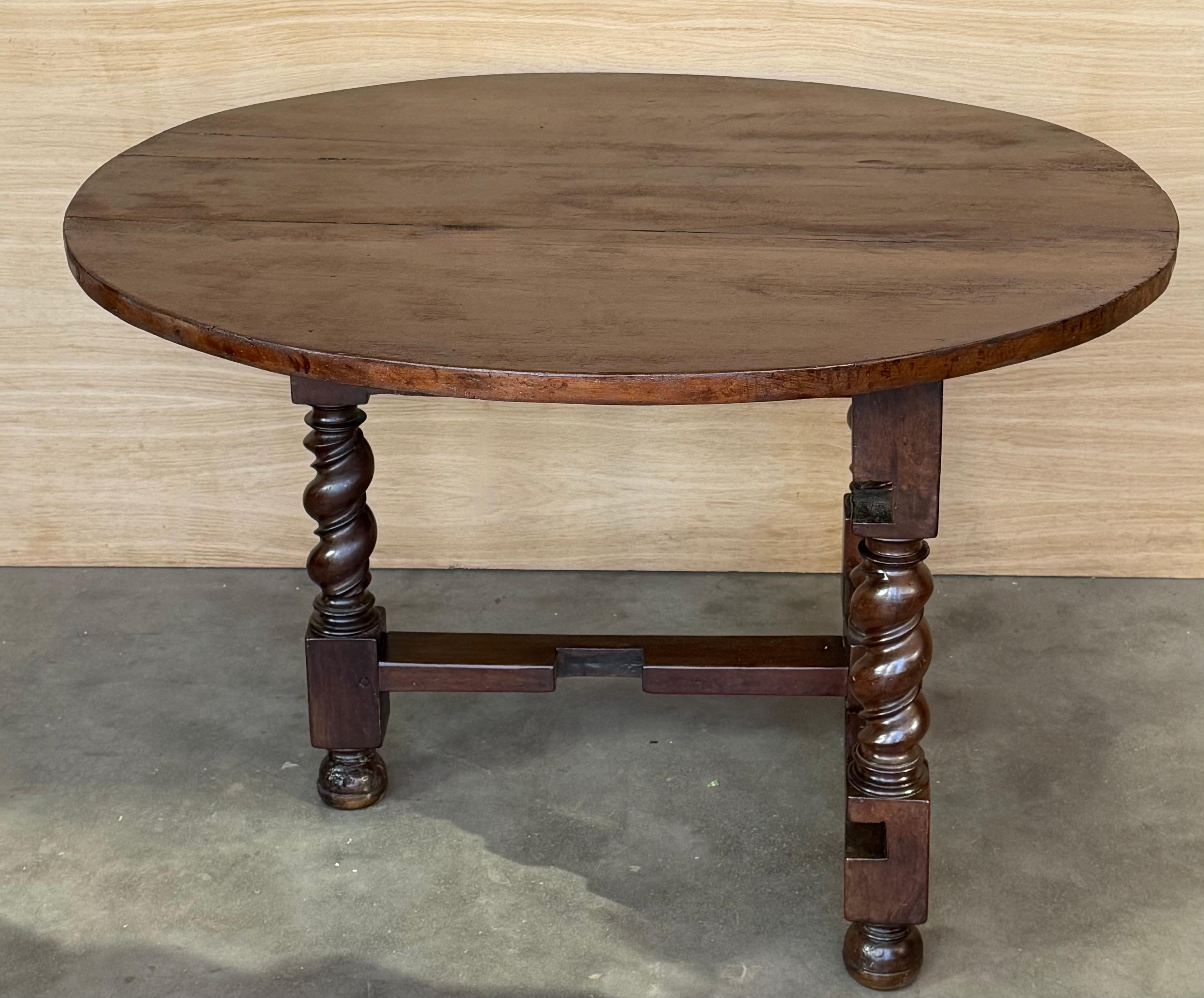 Hand-Crafted 19th Solid Walnut Folding Round Table with Solomonic Legs For Sale