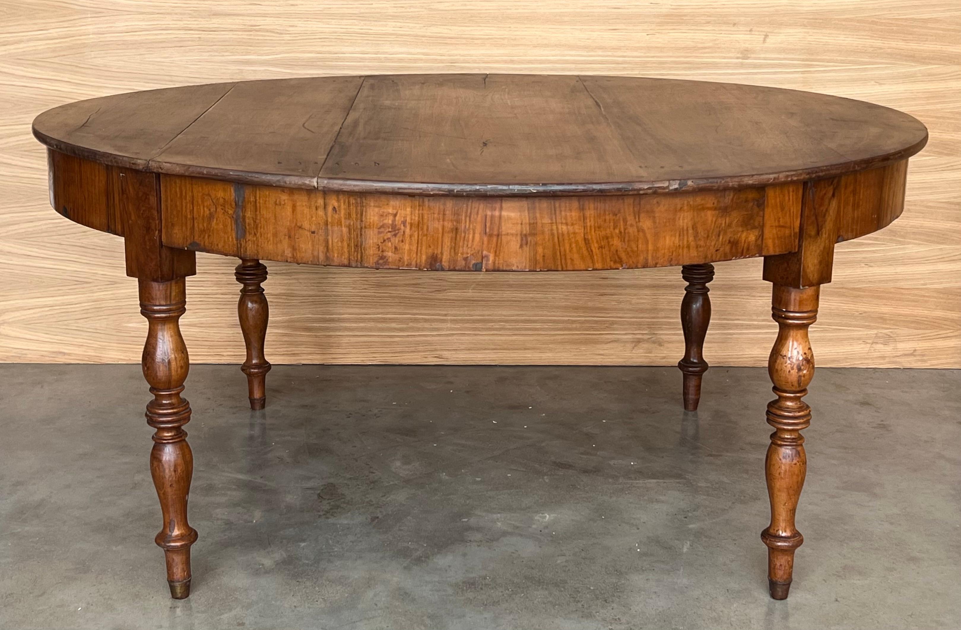 19th Solid Walnut Oval Center Country Table with turned legs, France

It´s a very impressive table, very heavy and beautiful The grain on the top is awesome and the legs very stable. 