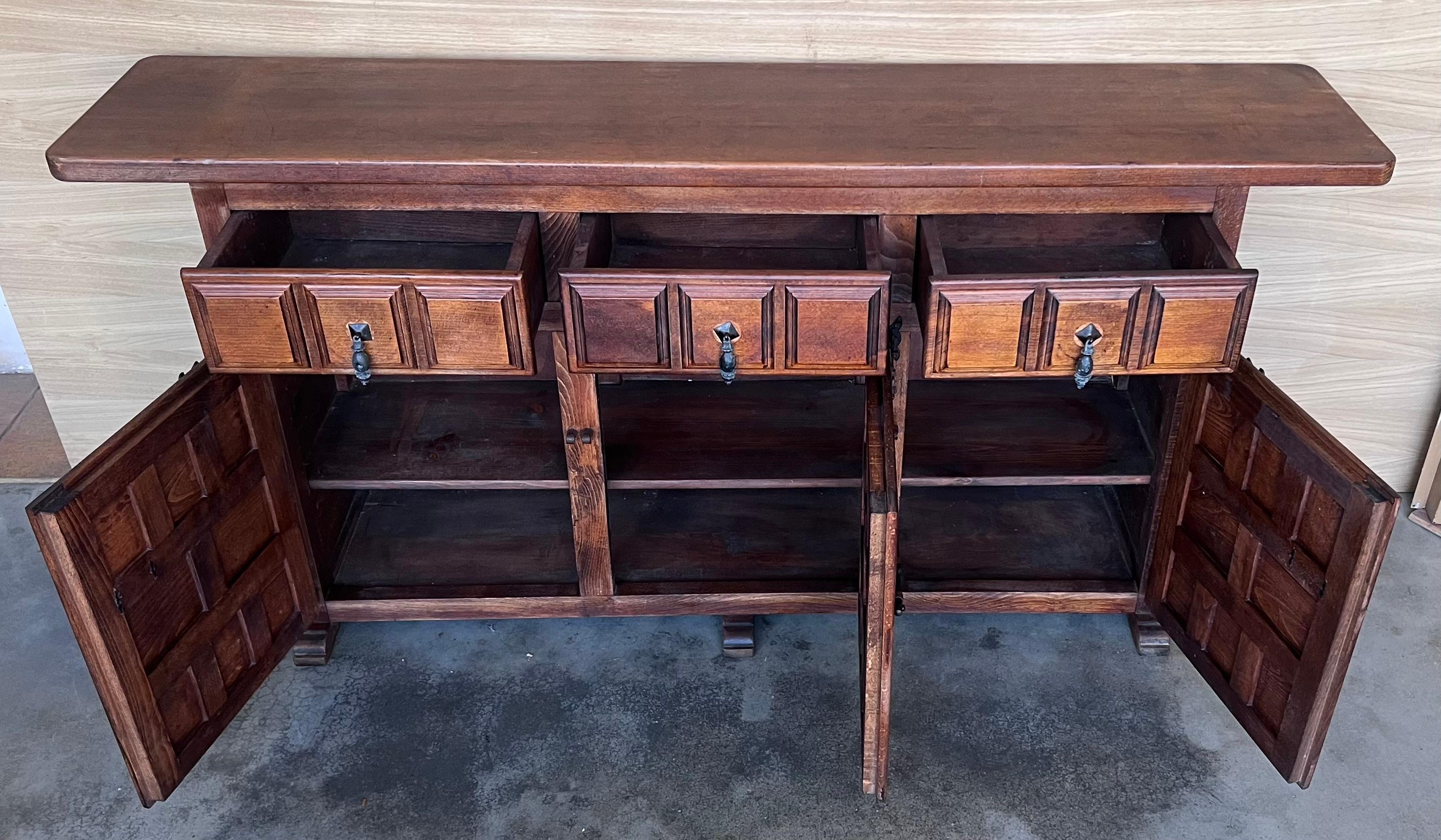 19th Spanish Baroque Carved Walnut Tuscan Three Drawers Credenza or Buffet For Sale 8