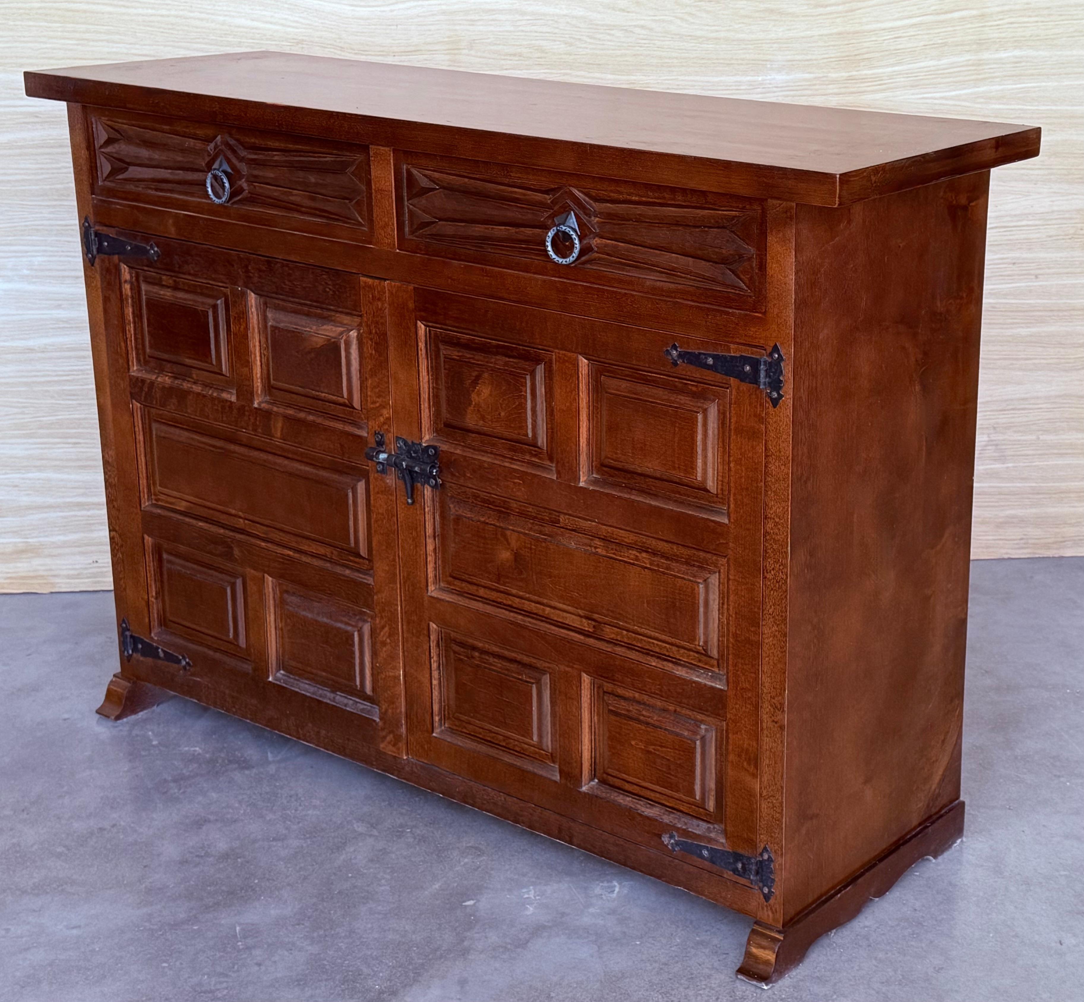 Iron 19th Spanish Baroque Carved Walnut Tuscan Three Drawers Credenza or Buffet For Sale