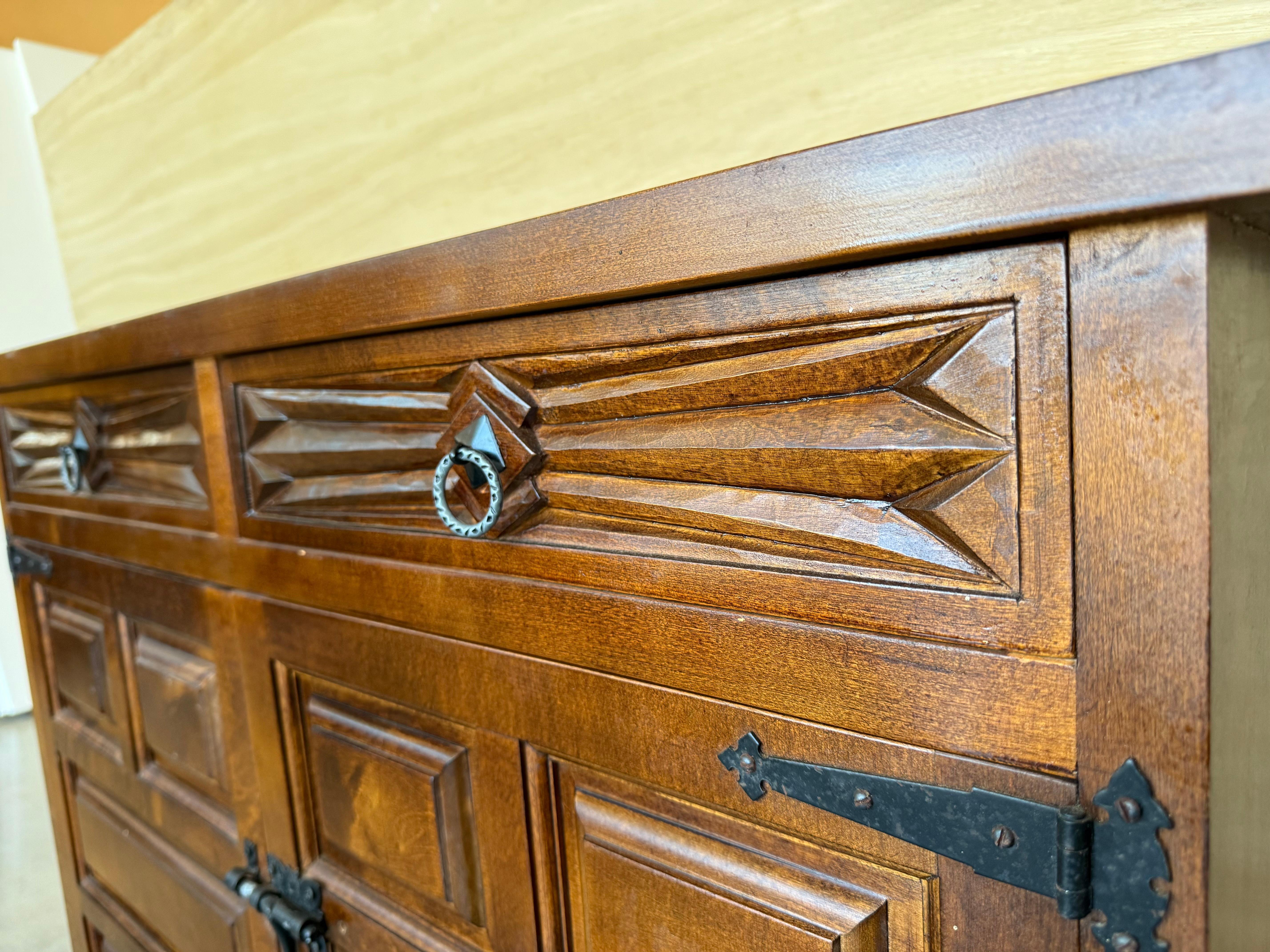 19th Spanish Baroque Carved Walnut Tuscan Three Drawers Credenza or Buffet For Sale 2