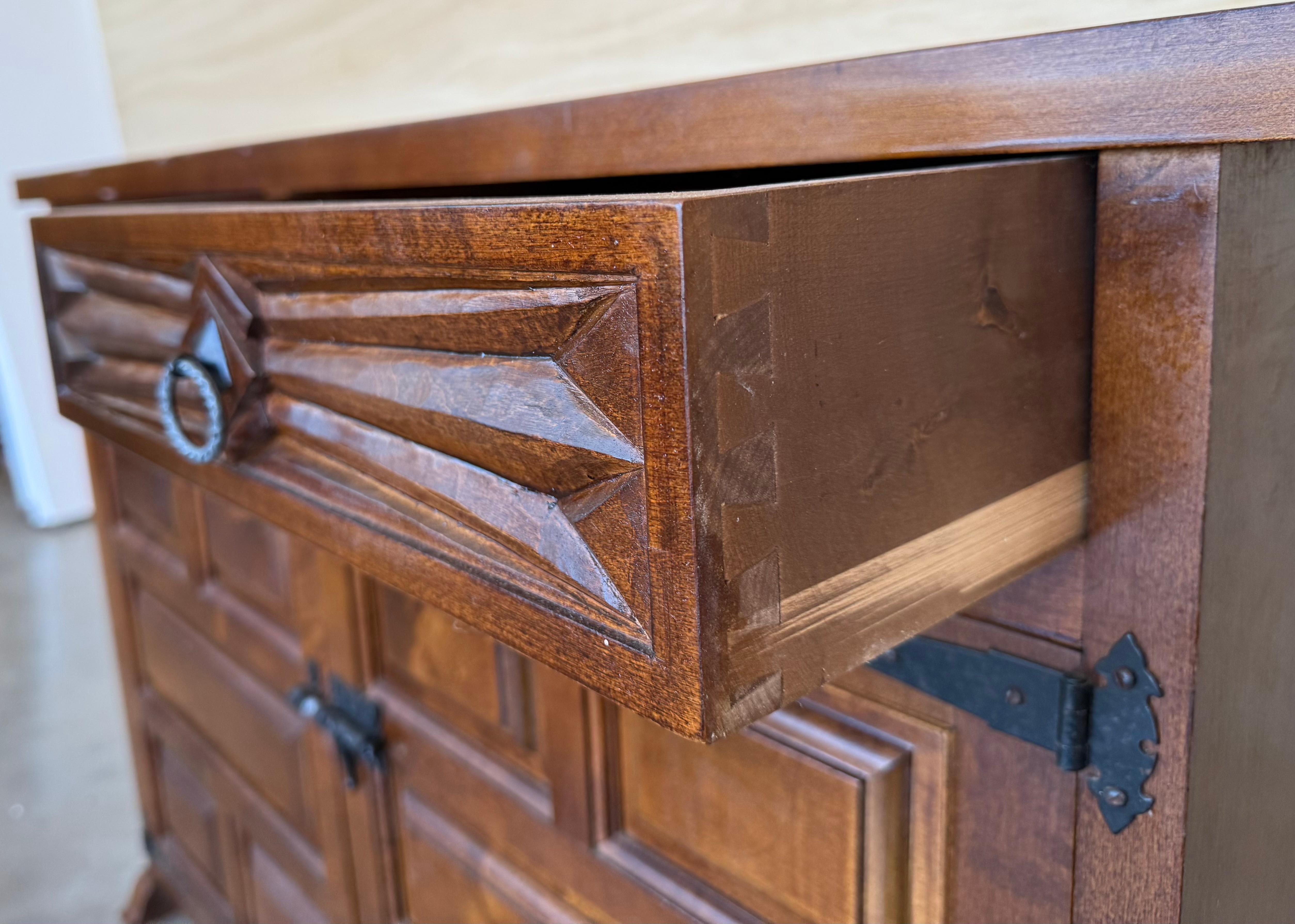 19th Spanish Baroque Carved Walnut Tuscan Three Drawers Credenza or Buffet For Sale 3