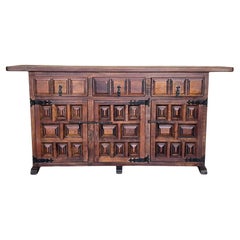 19. spanischer Barock geschnitzt Nussbaum toskanische drei Schubladen Credenza oder Buffet