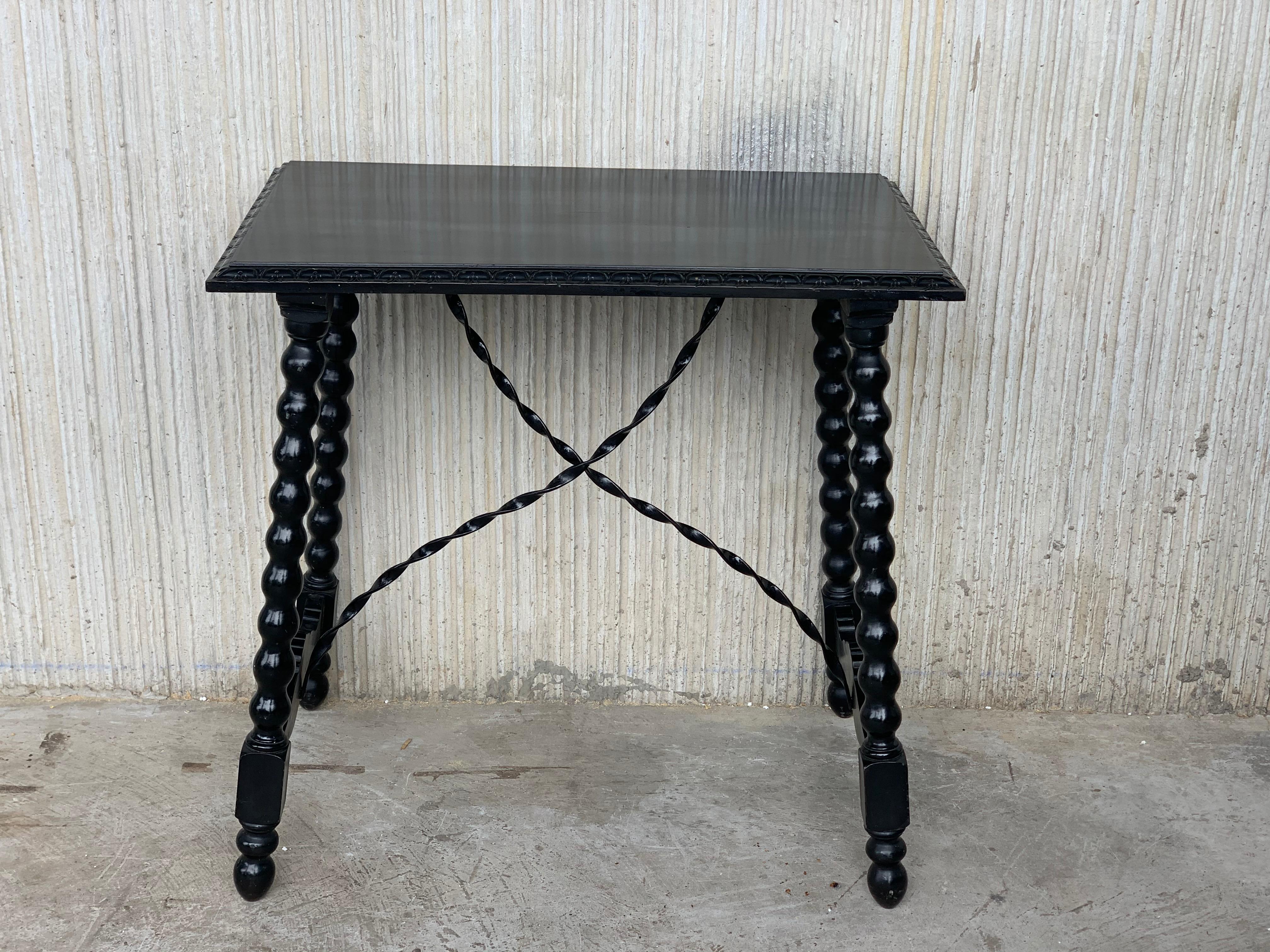 19th Spanish Baroque Side Table with Iron Stretcher and Carved Top in Walnut In Good Condition For Sale In Miami, FL