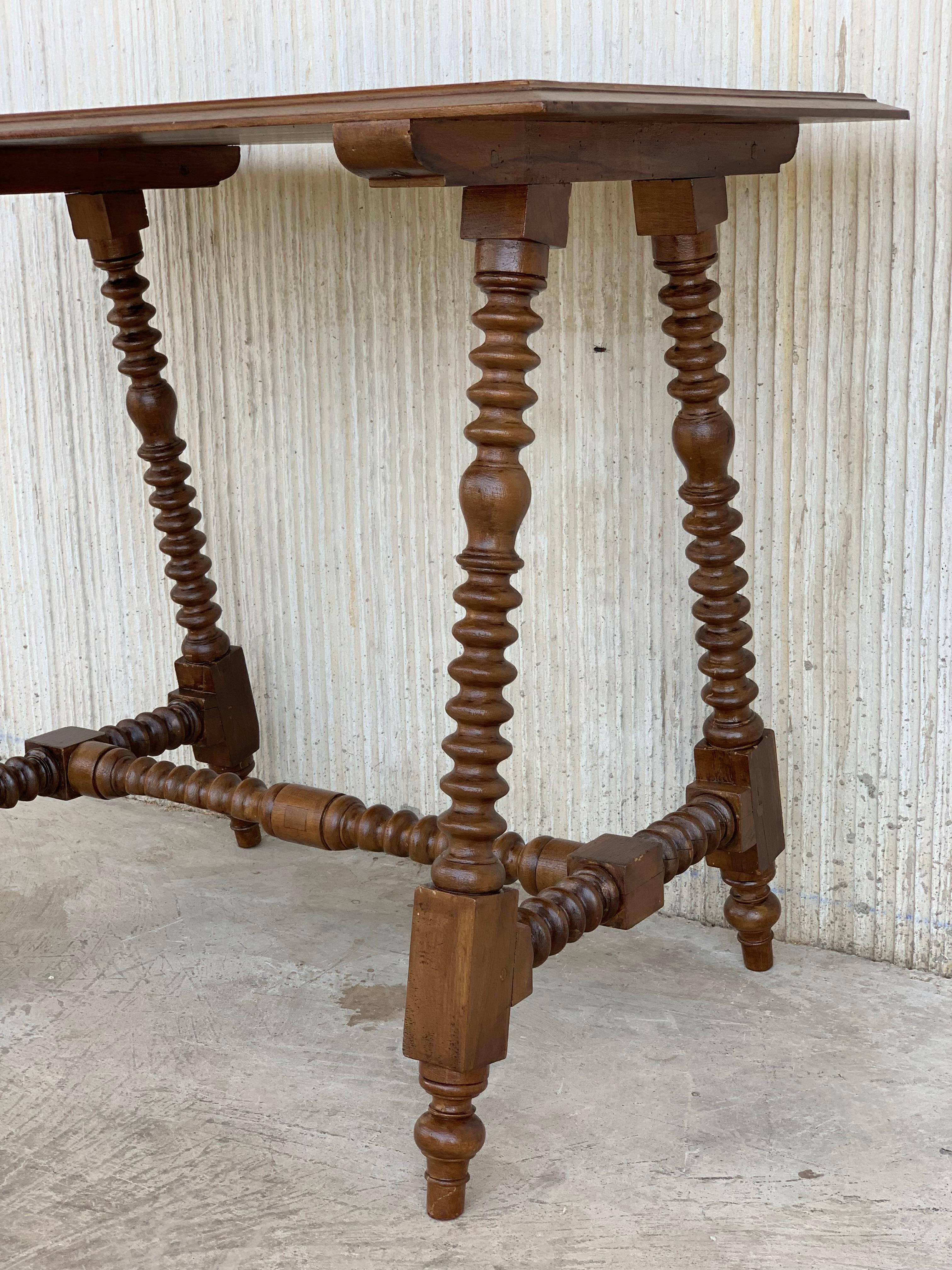 Spanish Baroque Side Table with Wood Stretcher and Carved Top in Walnut For Sale 9