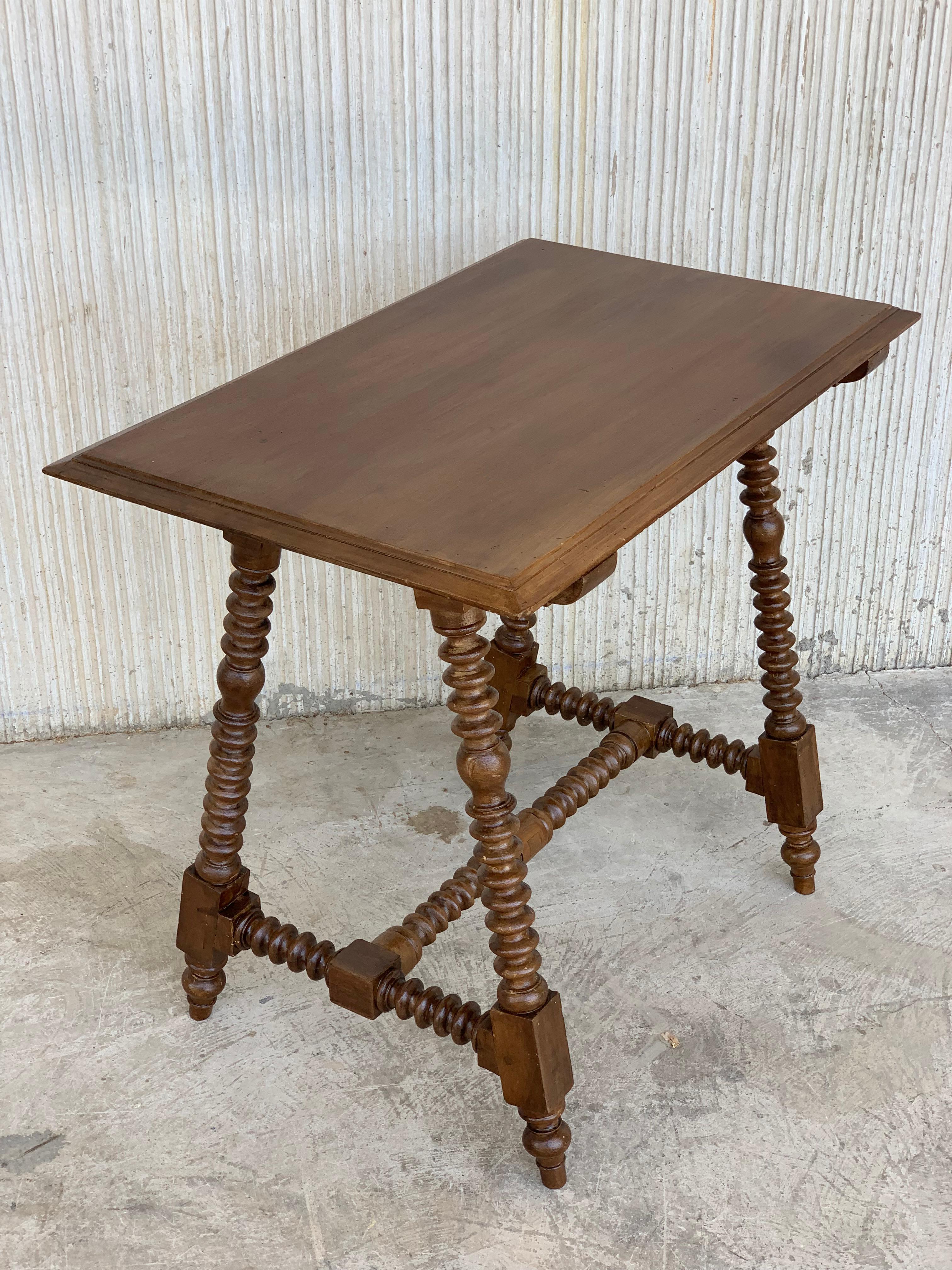 Spanish Baroque Side Table with Wood Stretcher and Carved Top in Walnut In Good Condition For Sale In Miami, FL