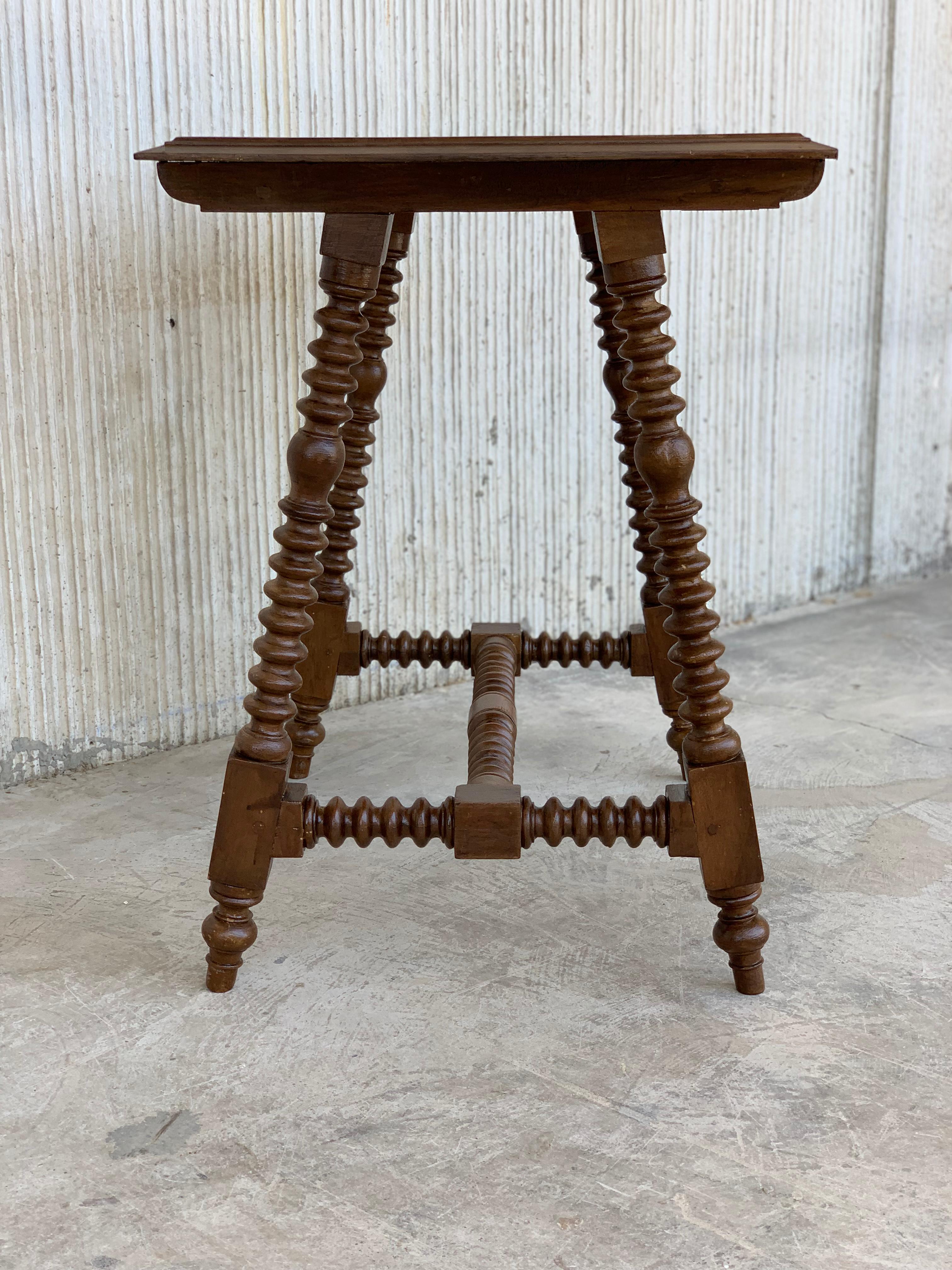 Spanish Baroque Side Table with Wood Stretcher and Carved Top in Walnut For Sale 1