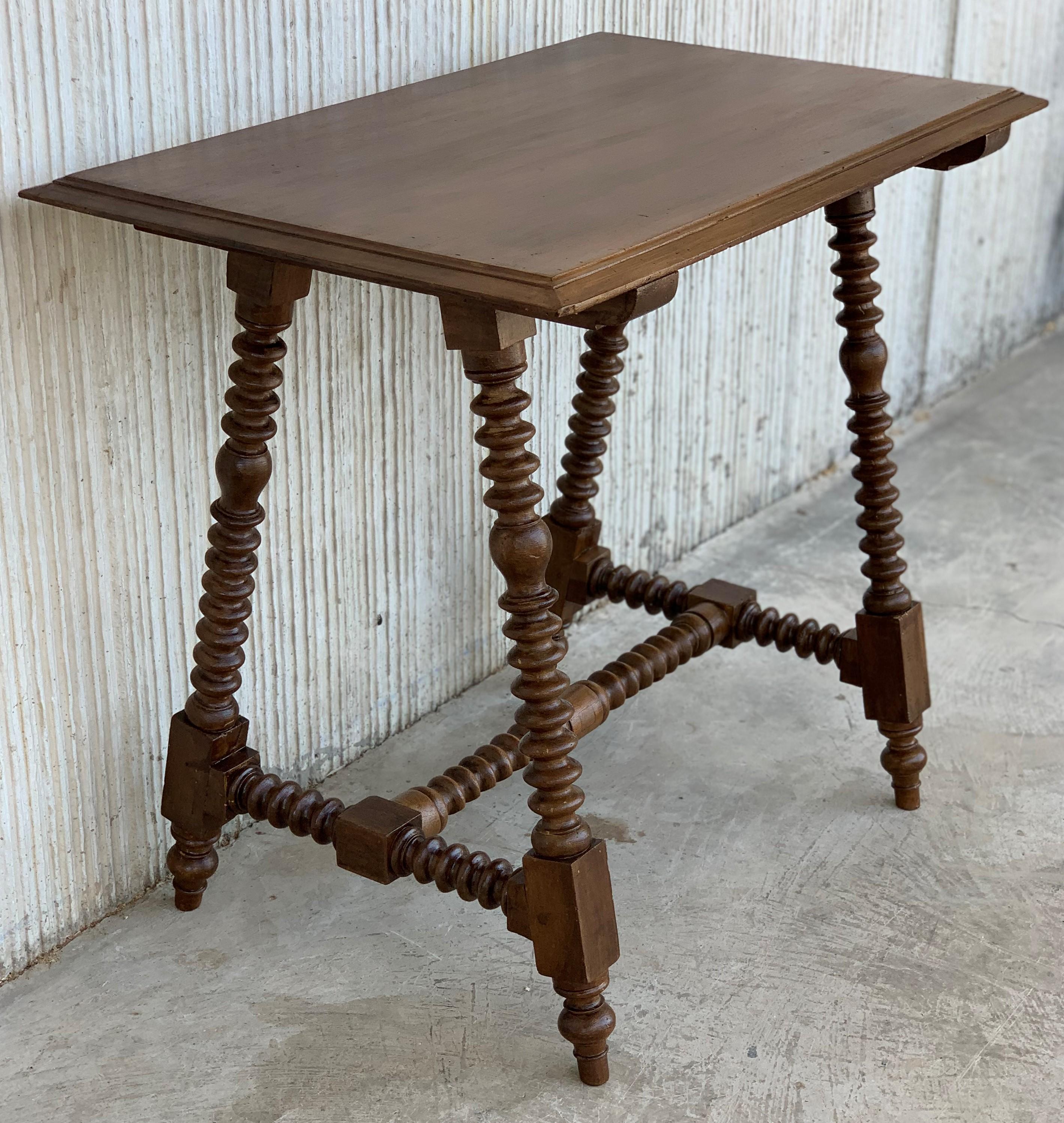Spanish Baroque Side Table with Wood Stretcher and Carved Top in Walnut For Sale 2