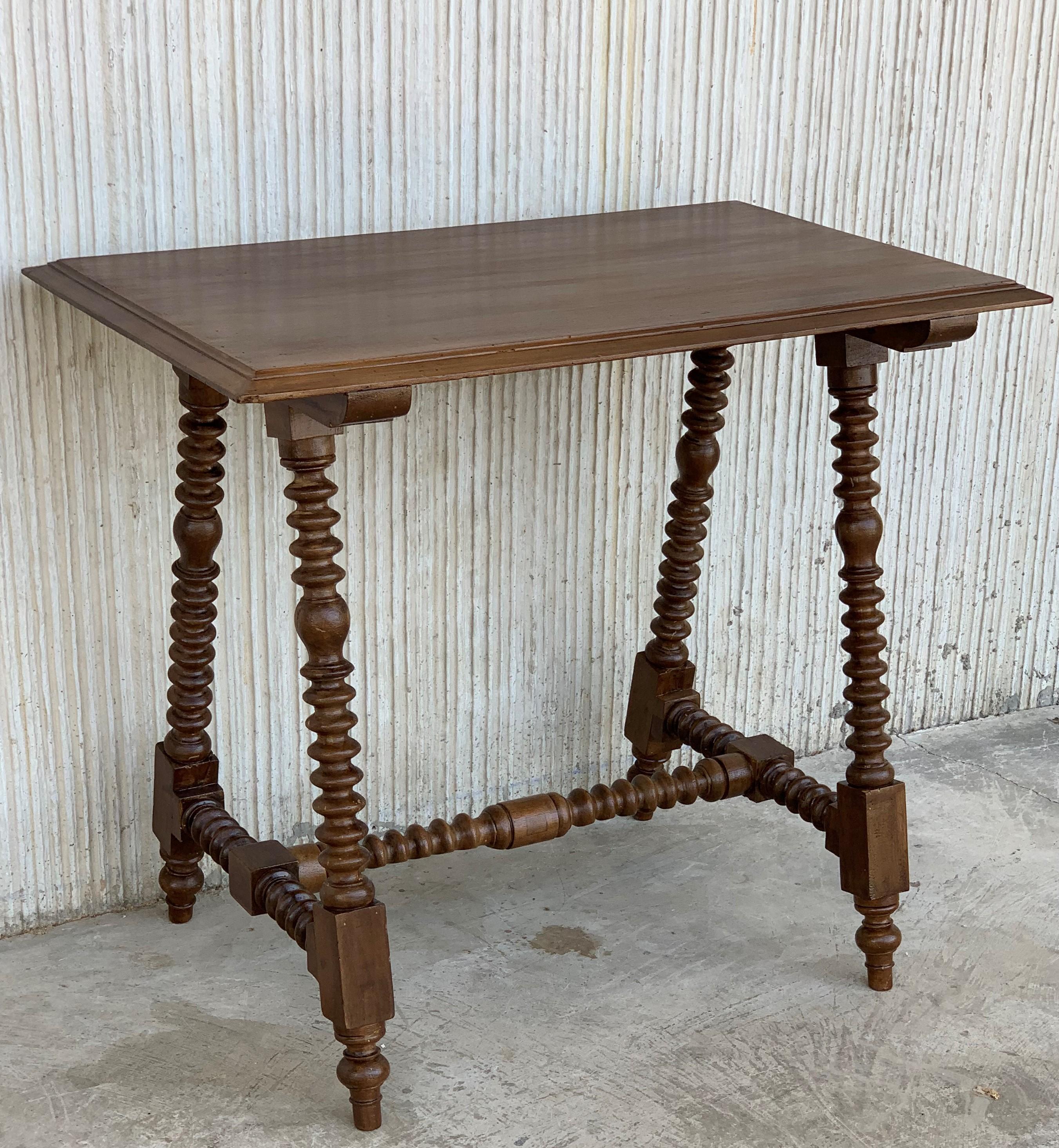 Spanish Baroque Side Table with Wood Stretcher and Carved Top in Walnut For Sale 3