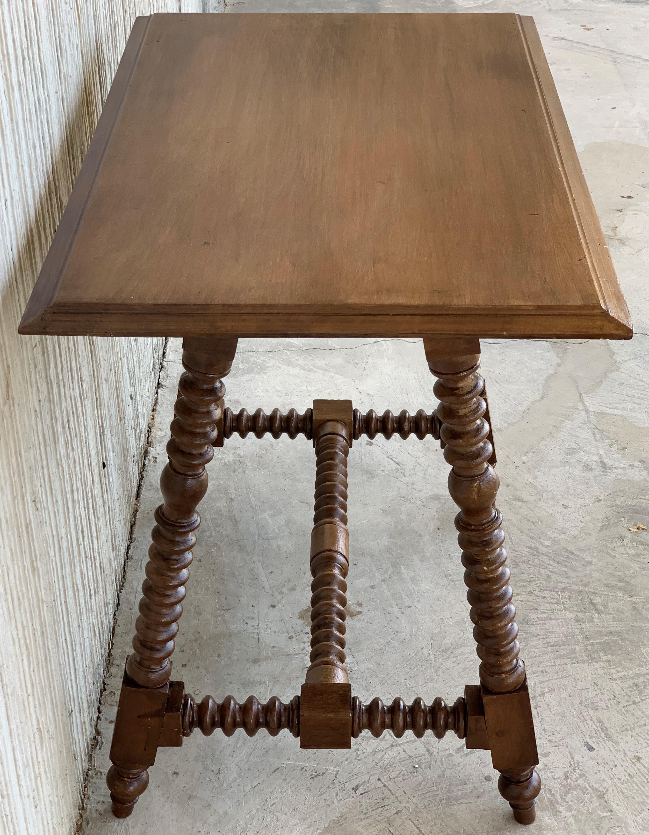 Spanish Baroque Side Table with Wood Stretcher and Carved Top in Walnut For Sale 4