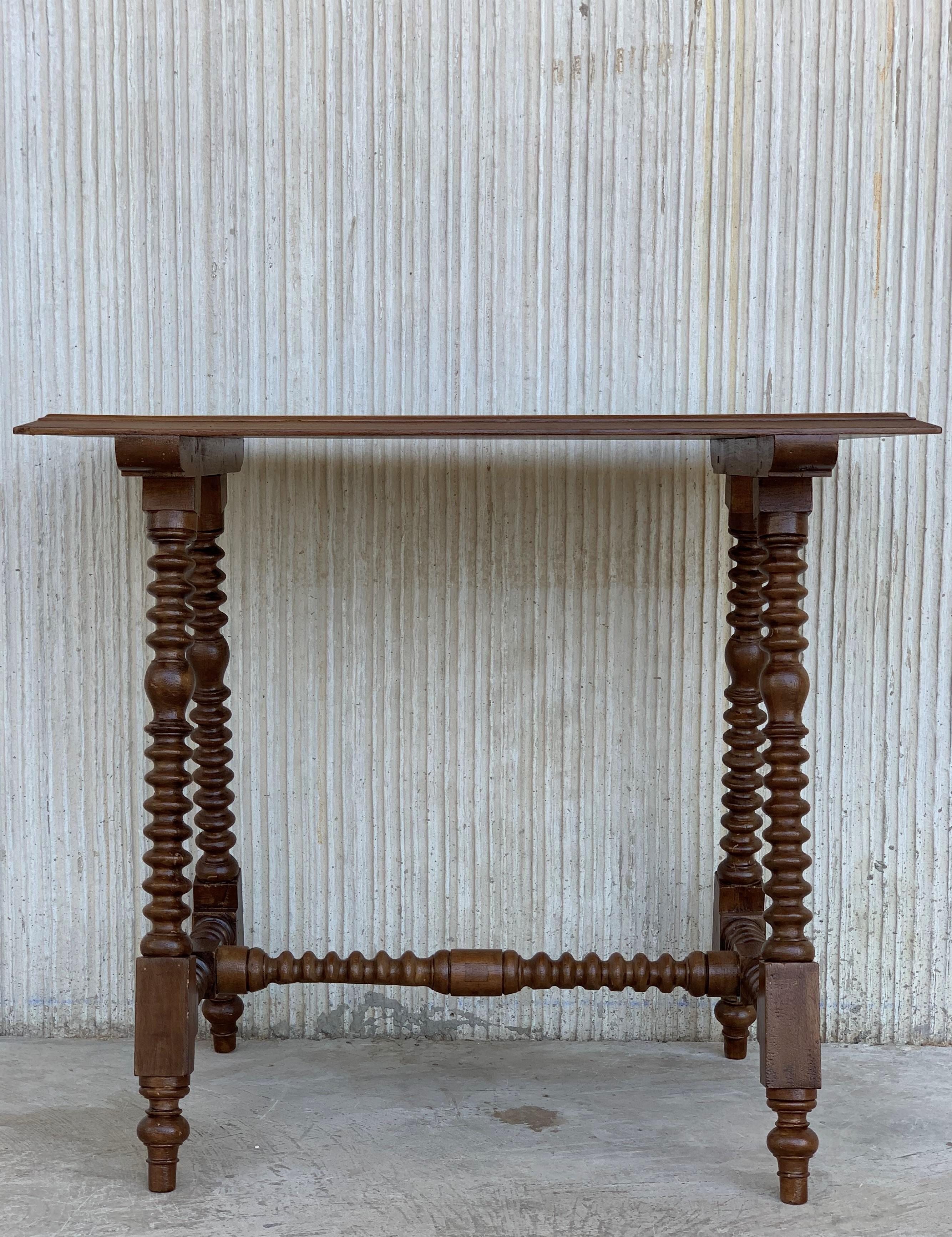 Spanish Baroque Side Table with Wood Stretcher and Carved Top in Walnut For Sale 5