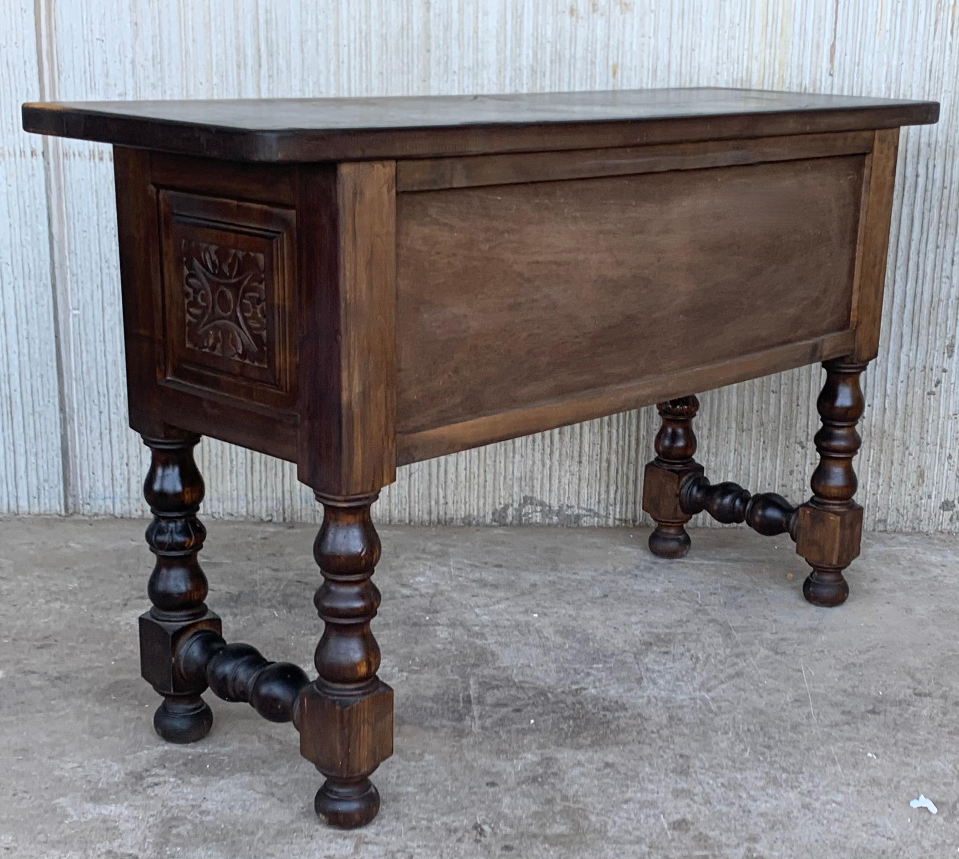 19th Spanish Carved Console with Six Drawers and Turned Legs 5