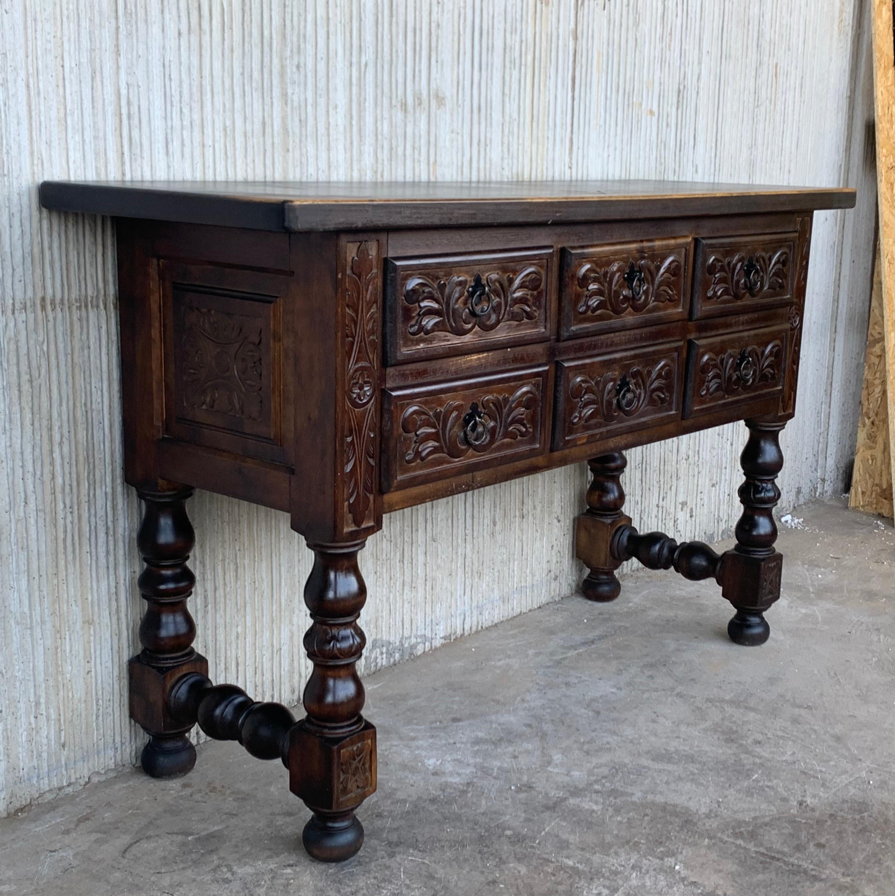 19th Spanish Carved Console with Six Drawers and Turned Legs In Good Condition In Miami, FL