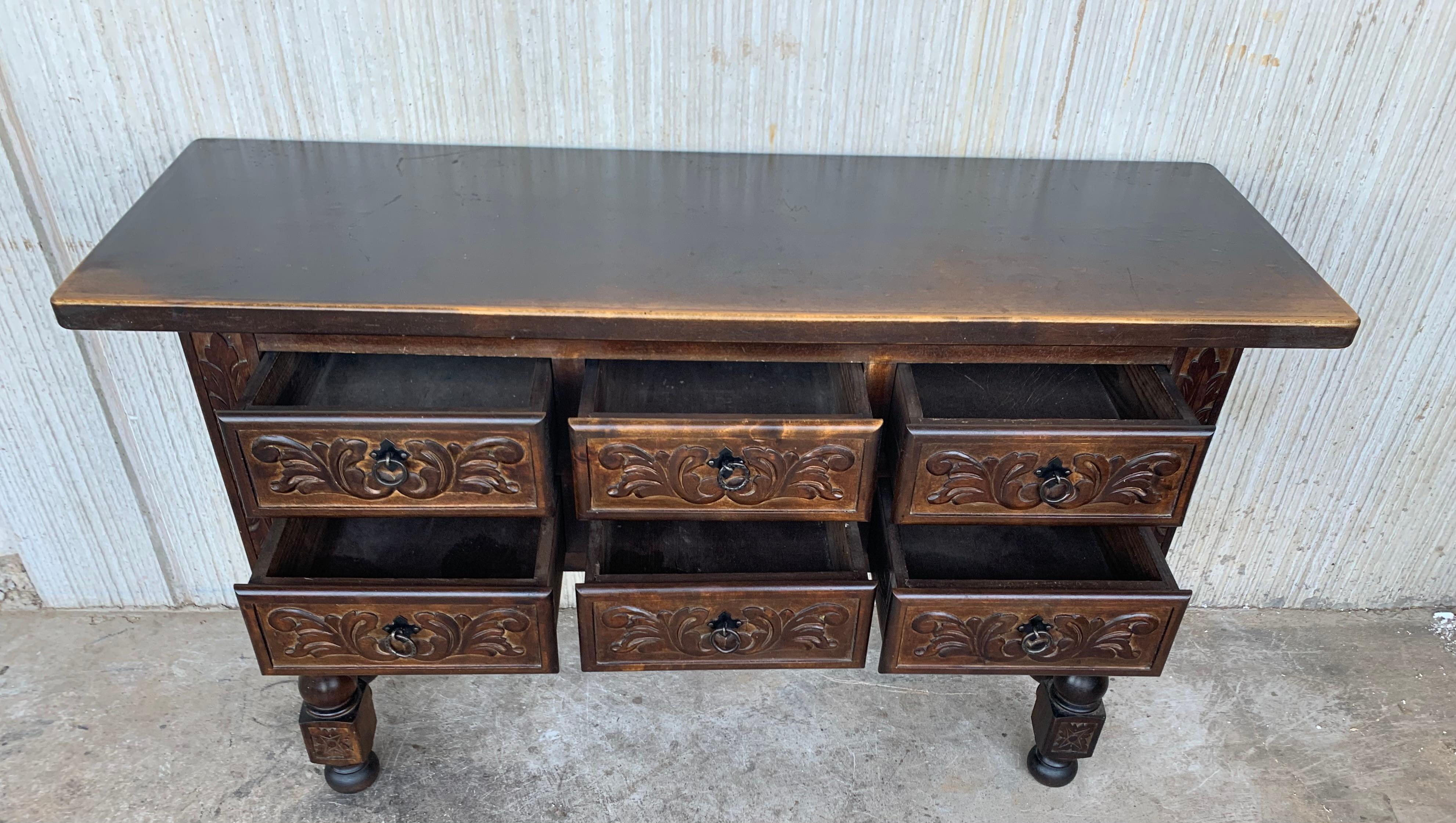 19th Spanish Carved Console with Six Drawers and Turned Legs 1