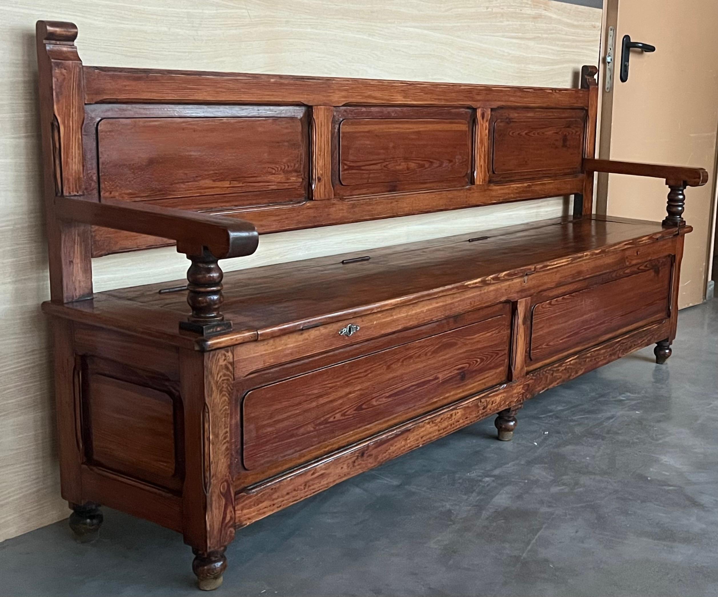 19th Spanish Carved Large Hall Bench with Storage In Good Condition In Miami, FL