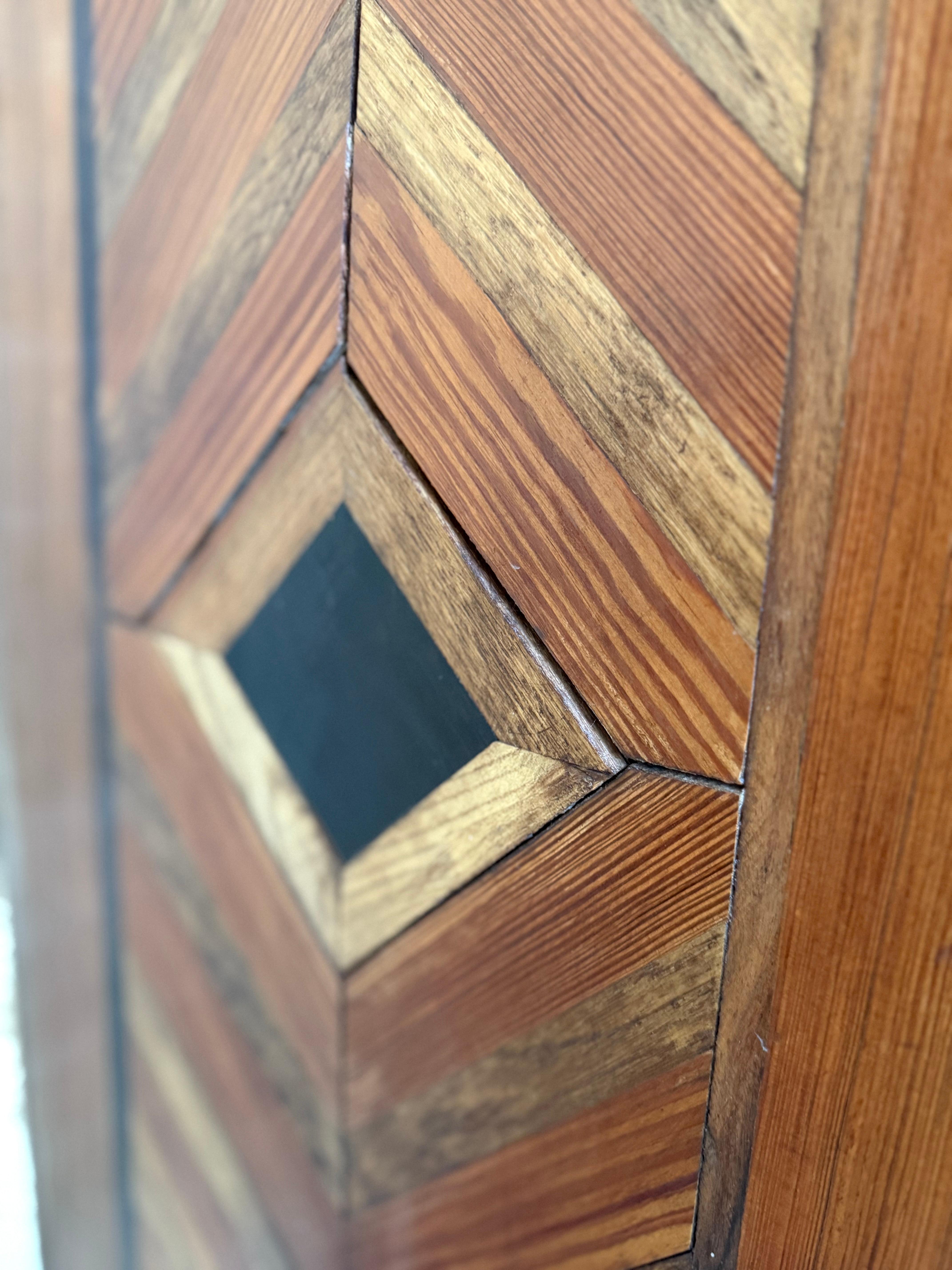 19. Spanisch geschnitzt Nussbaum toskanischen zwei Schubladen Credenza oder Buffet mit Intarsien im Angebot 5