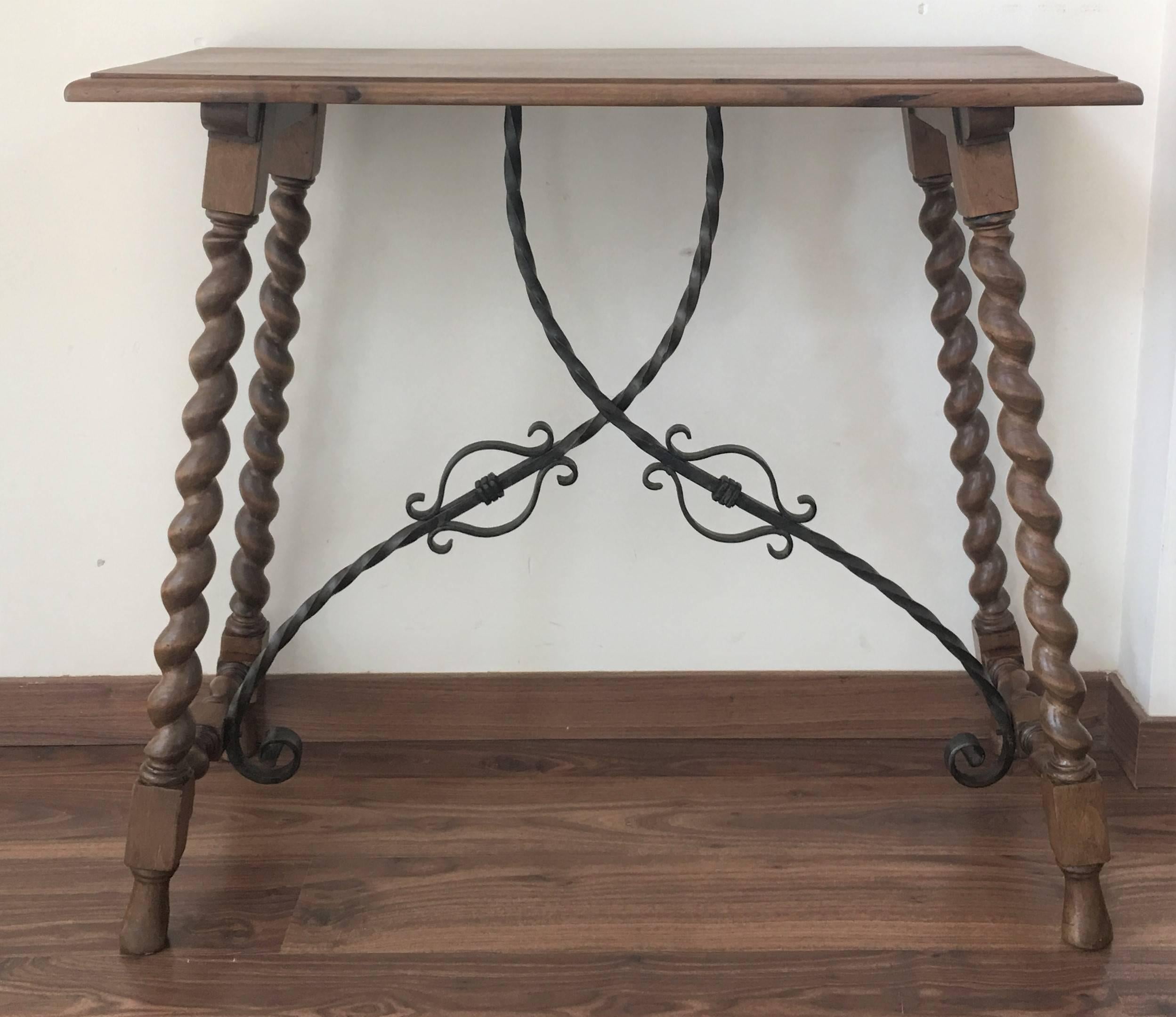 19th Spanish Console table with Iron Stretcher & turned legs.Side Table. Baroque In Excellent Condition In Miami, FL
