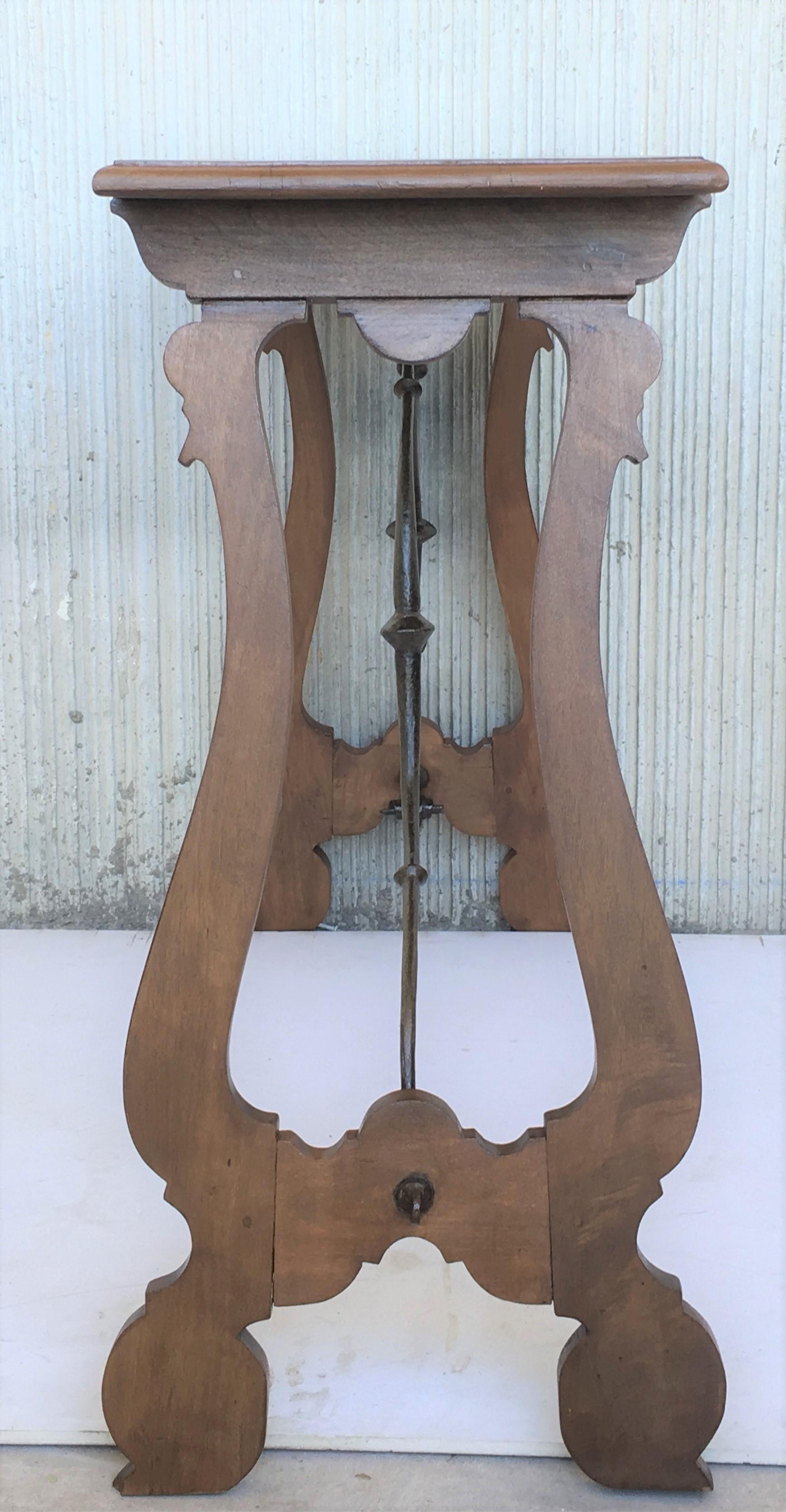 Spanischer Konsolentisch mit Eisenträger und gedrechselten Beinen, Beistelltisch, Barock 13