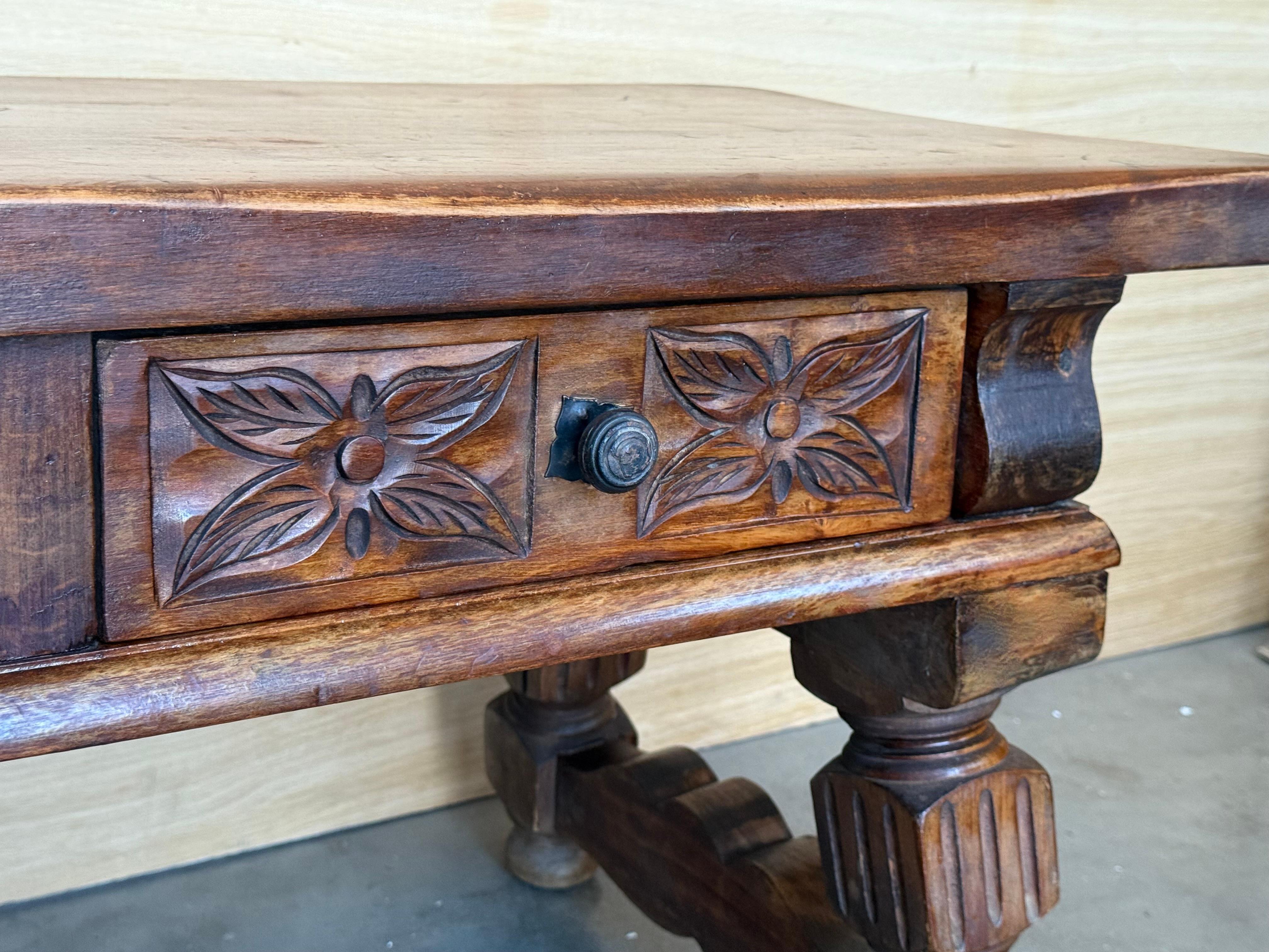 19th Spanish Low Console Table with Solomonic Legs & Two Carved Drawers For Sale 3
