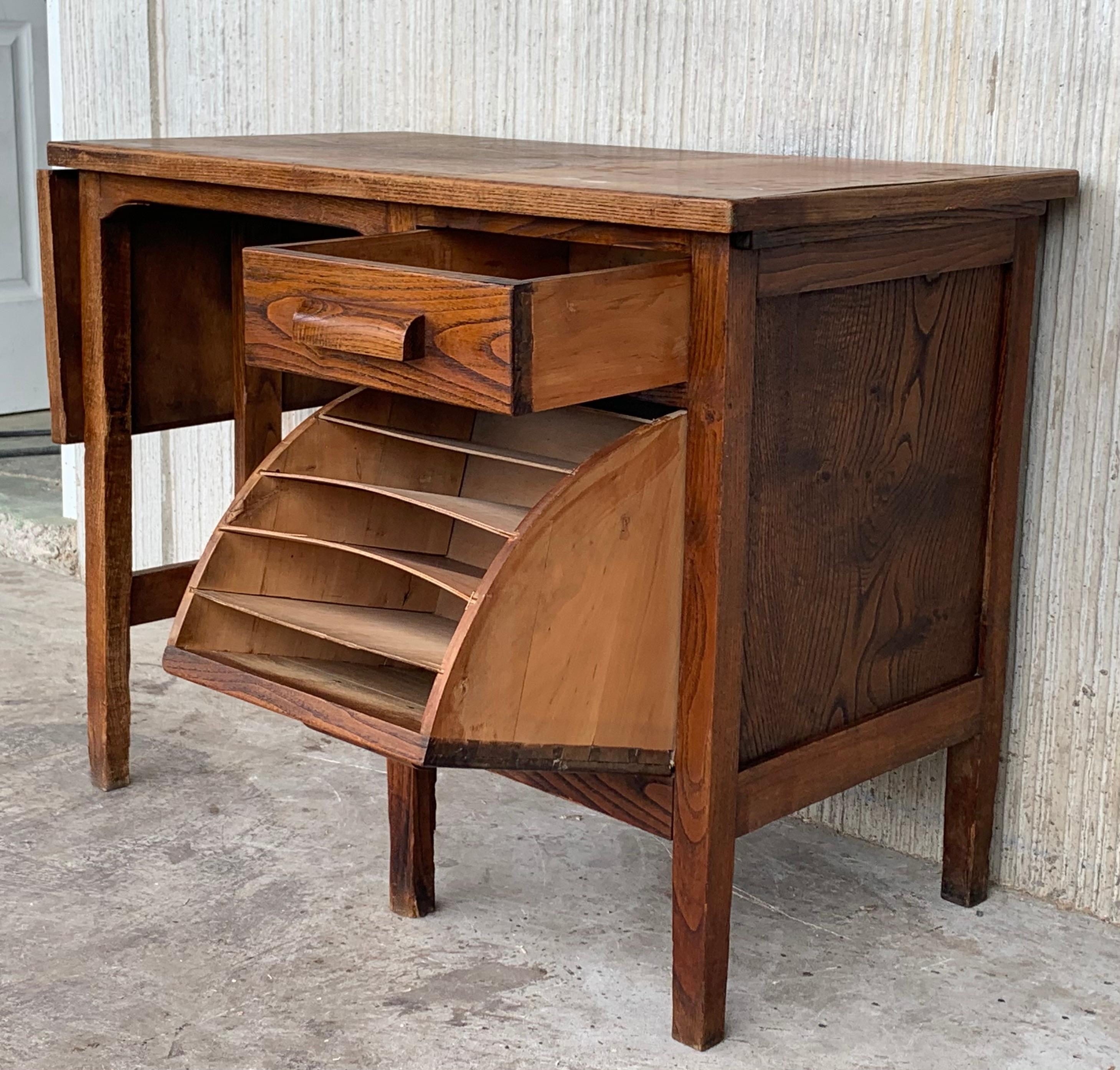 19th Spanish Old Pine Desk with Folding Leaf and File Space In Good Condition In Miami, FL