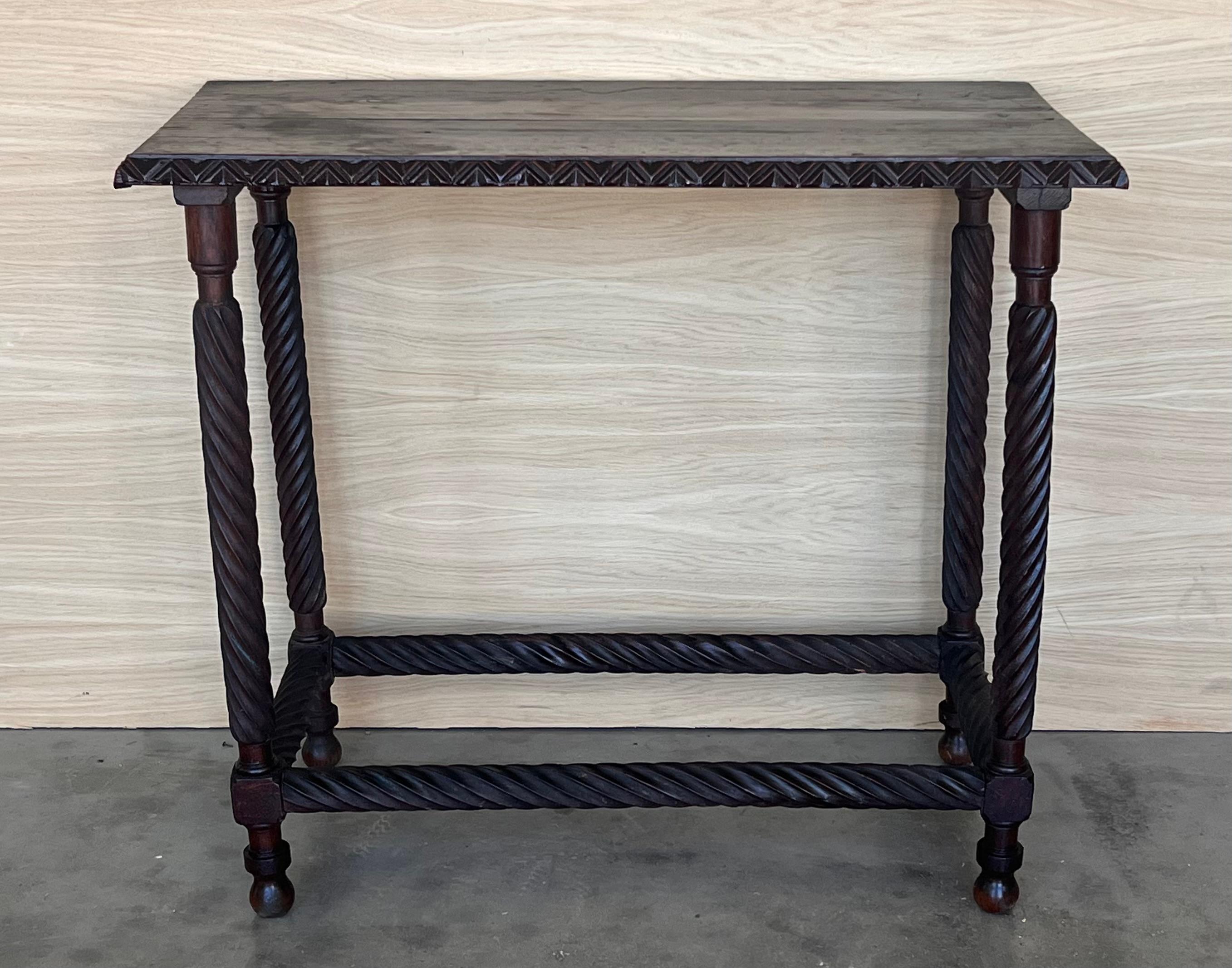 19th Spanish Side Table with Cared Turned Legs and carved edges In Good Condition For Sale In Miami, FL