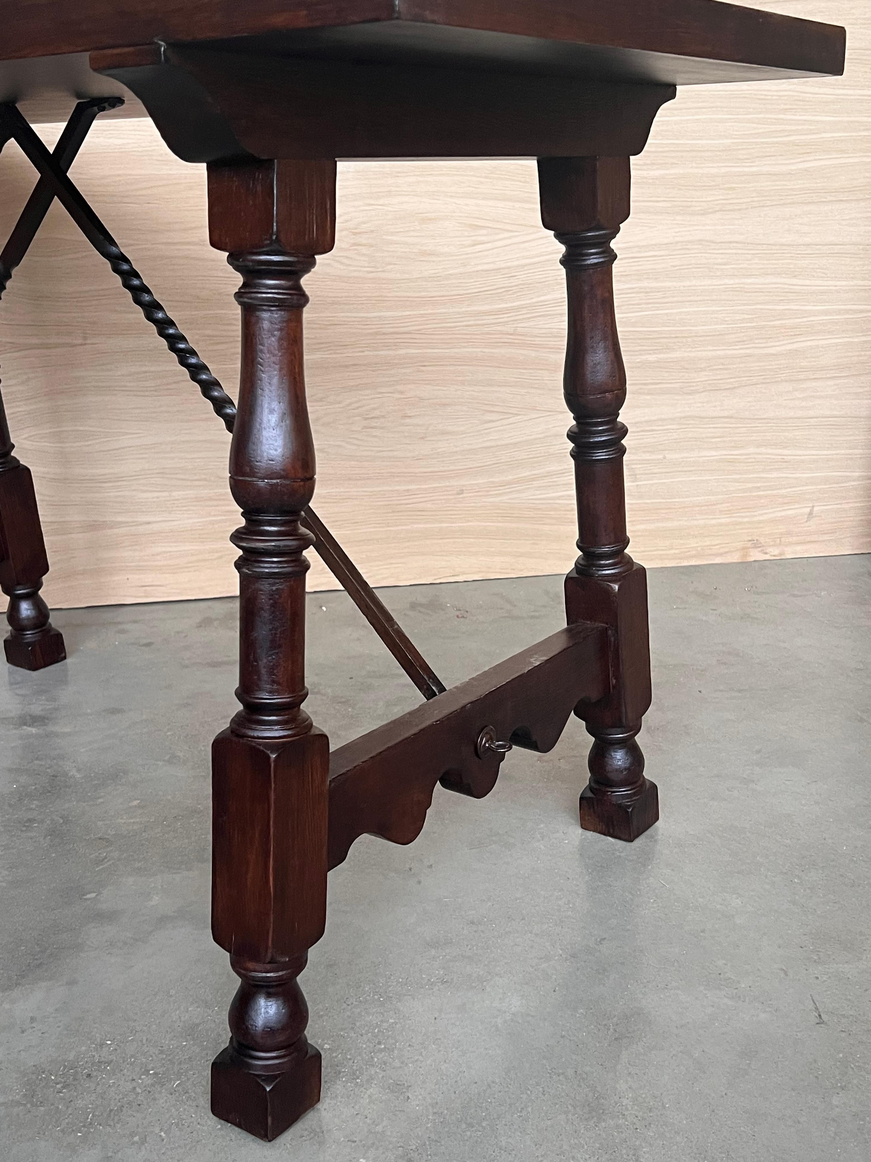 19th Spanish Side Table with Cared Turned Legs and Iron Stretcher For Sale 5