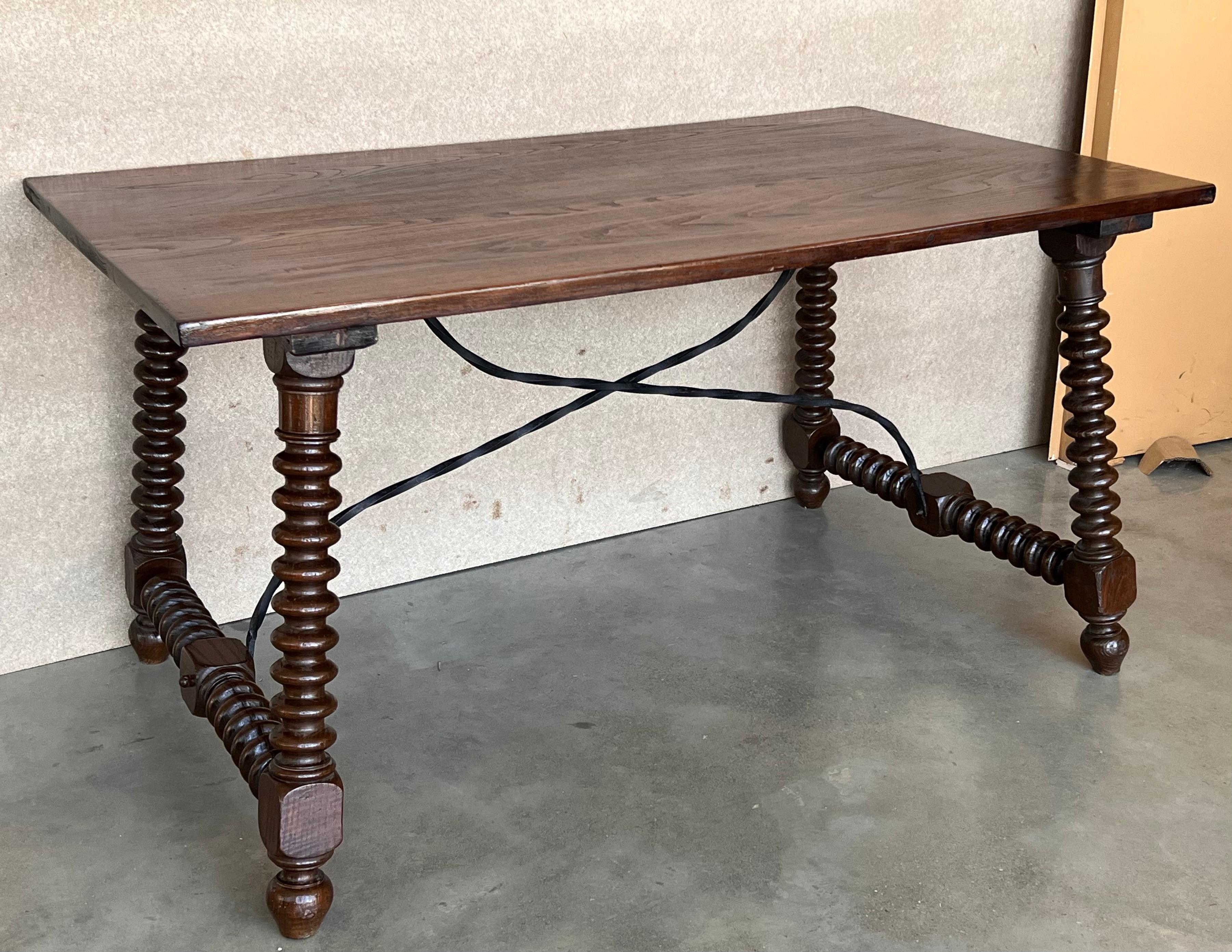 19th Spanish Writing or Center Table with Carved Turned Legs and Wood Stretcher In Good Condition In Miami, FL