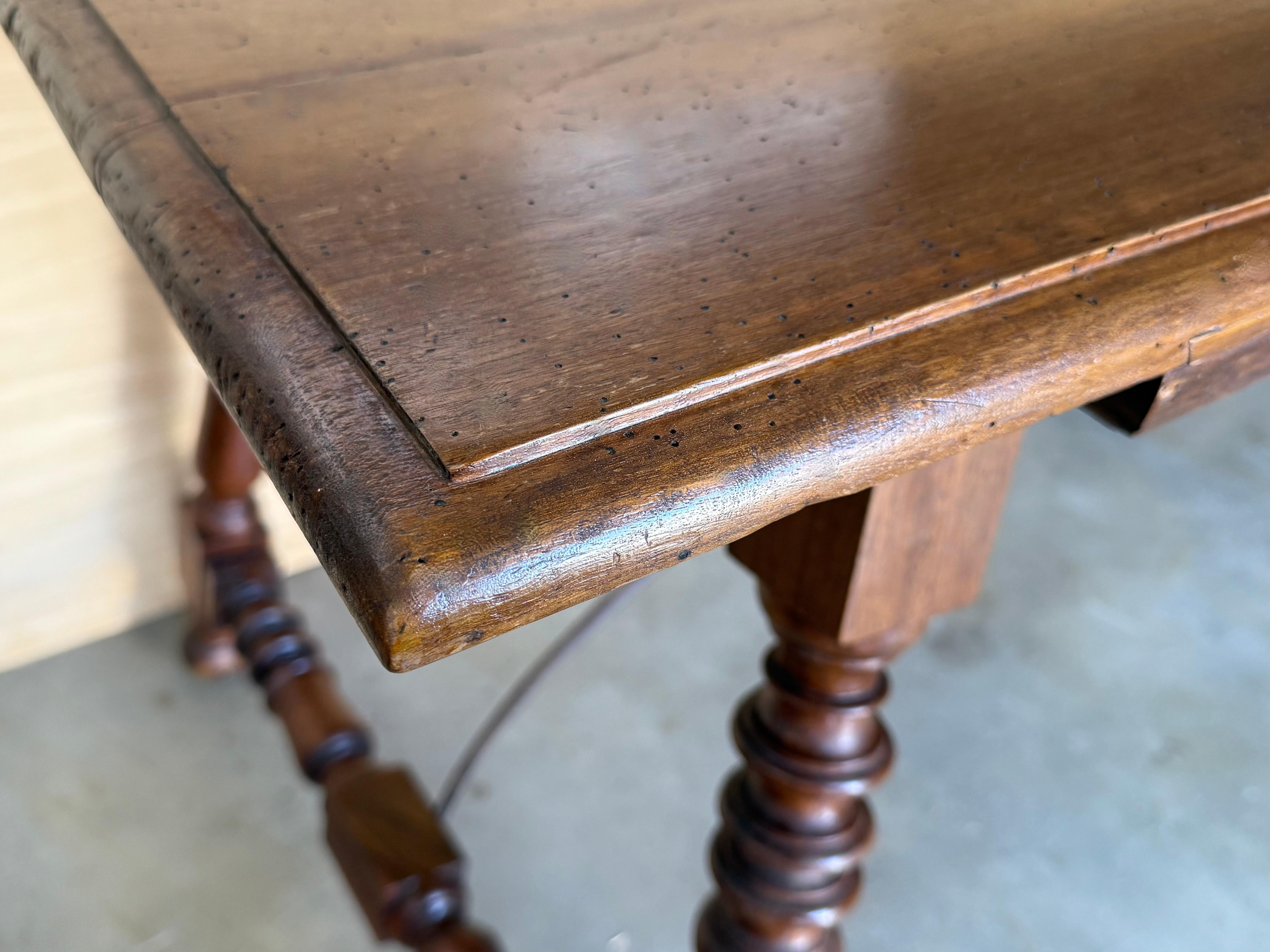 19th Spanish Sturdy Side Table with Carved Turned Legs and Double Stretcher For Sale 4