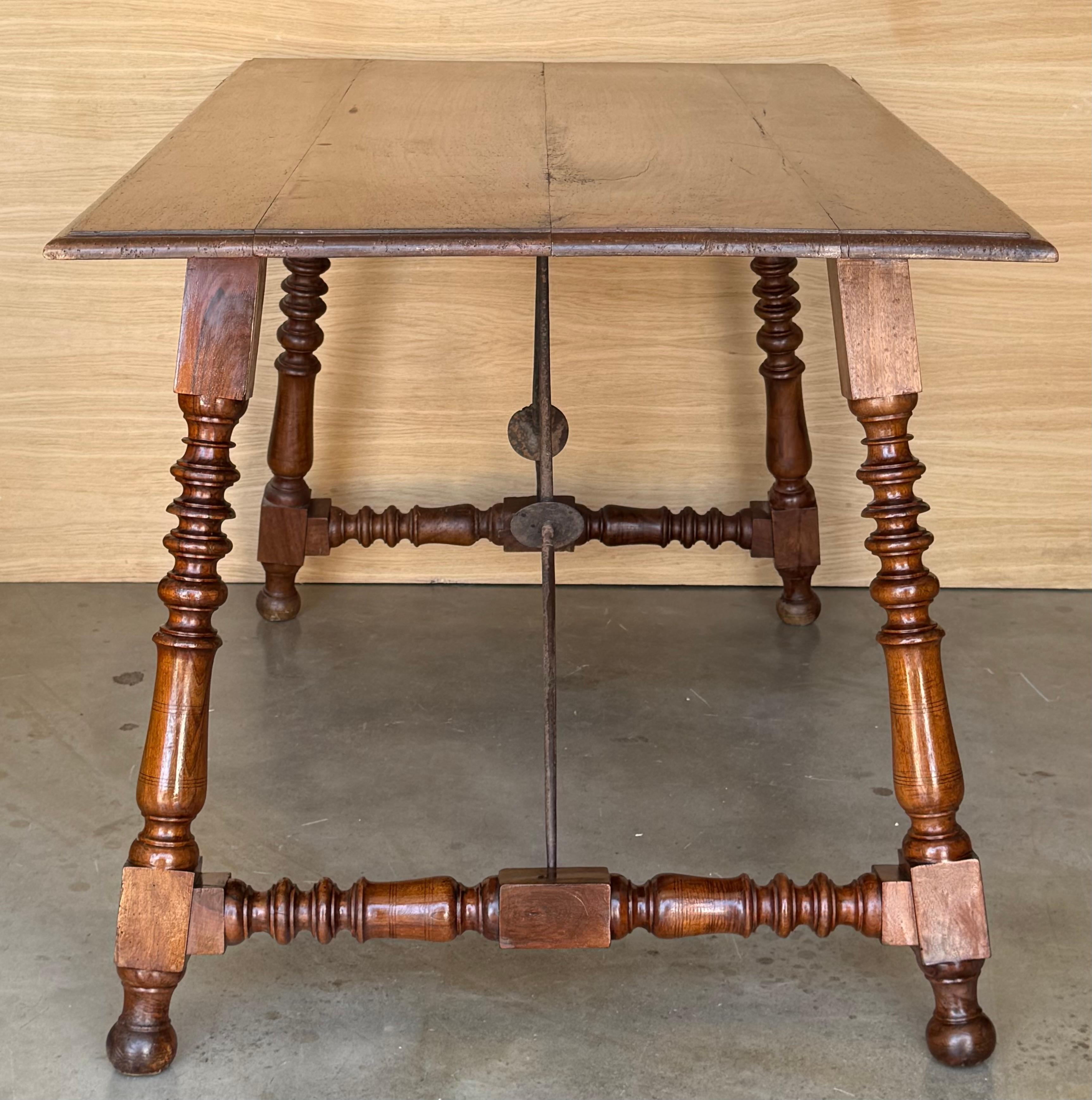 19th Spanish Sturdy Side Table with Carved Turned Legs and Double Stretcher For Sale 2