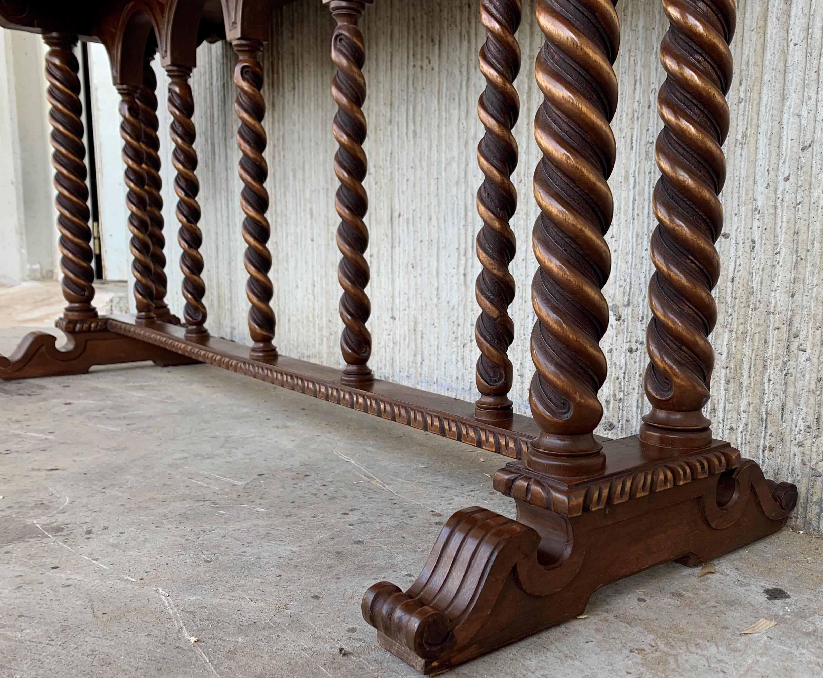 Spanish Tuscan Console Table with Three Drawers and Solomonic Columns Legs 7