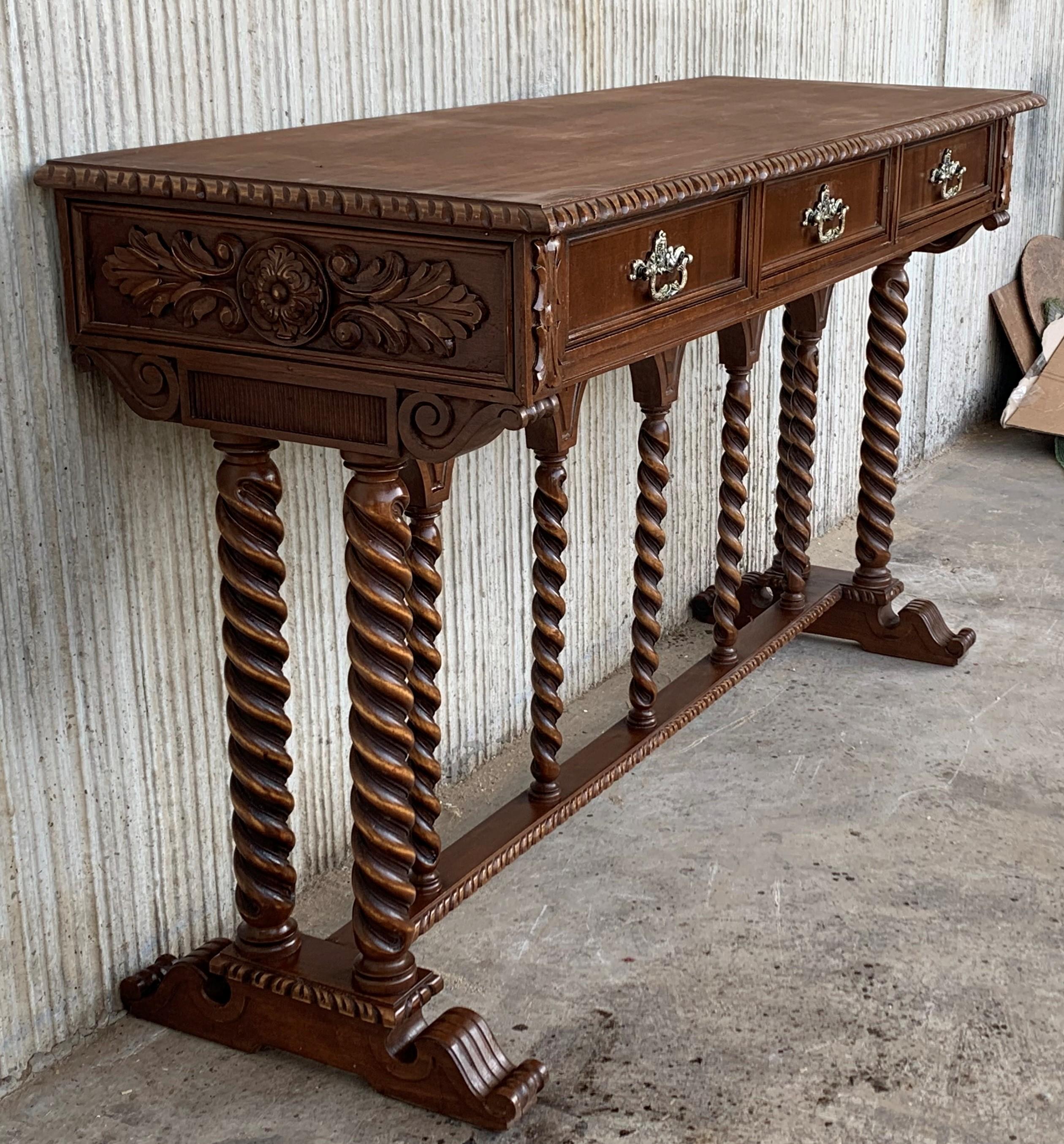 Spanish Tuscan Console Table with Three Drawers and Solomonic Columns Legs In Good Condition In Miami, FL