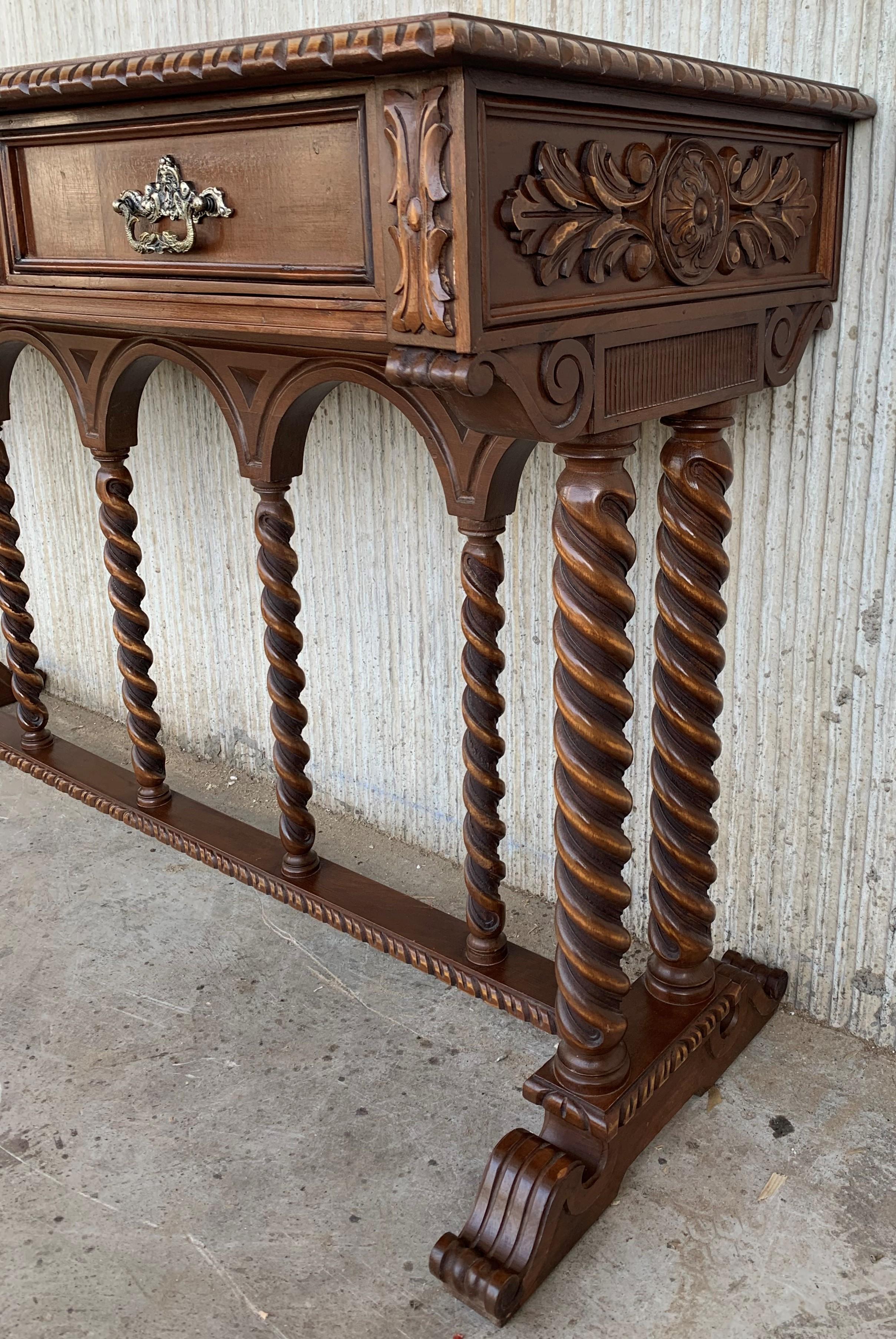 Spanish Tuscan Console Table with Three Drawers and Solomonic Columns Legs 3