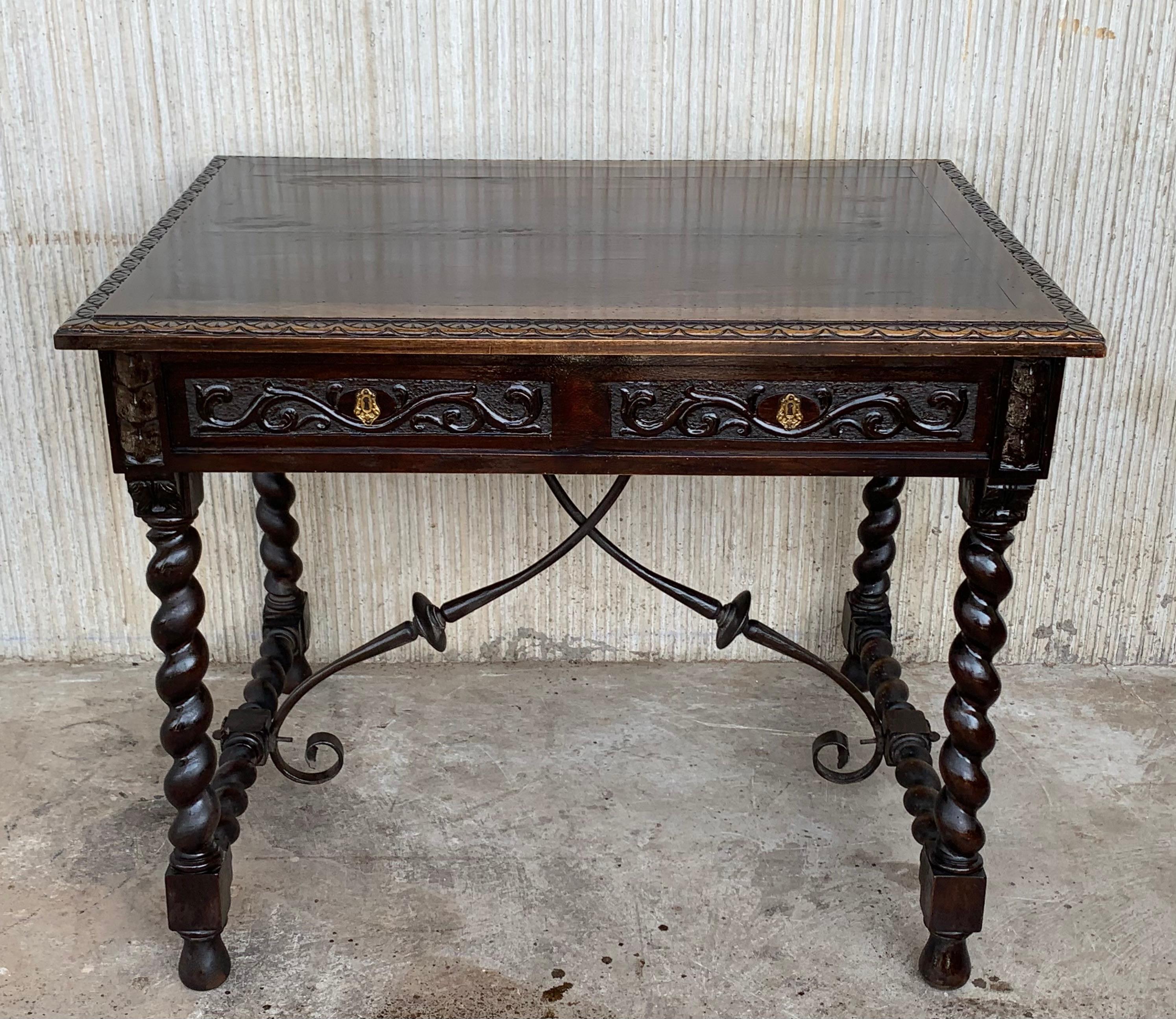 19th Spanish Walnut Desk with Two Drawers and Solomonic Turning Legs For Sale 2