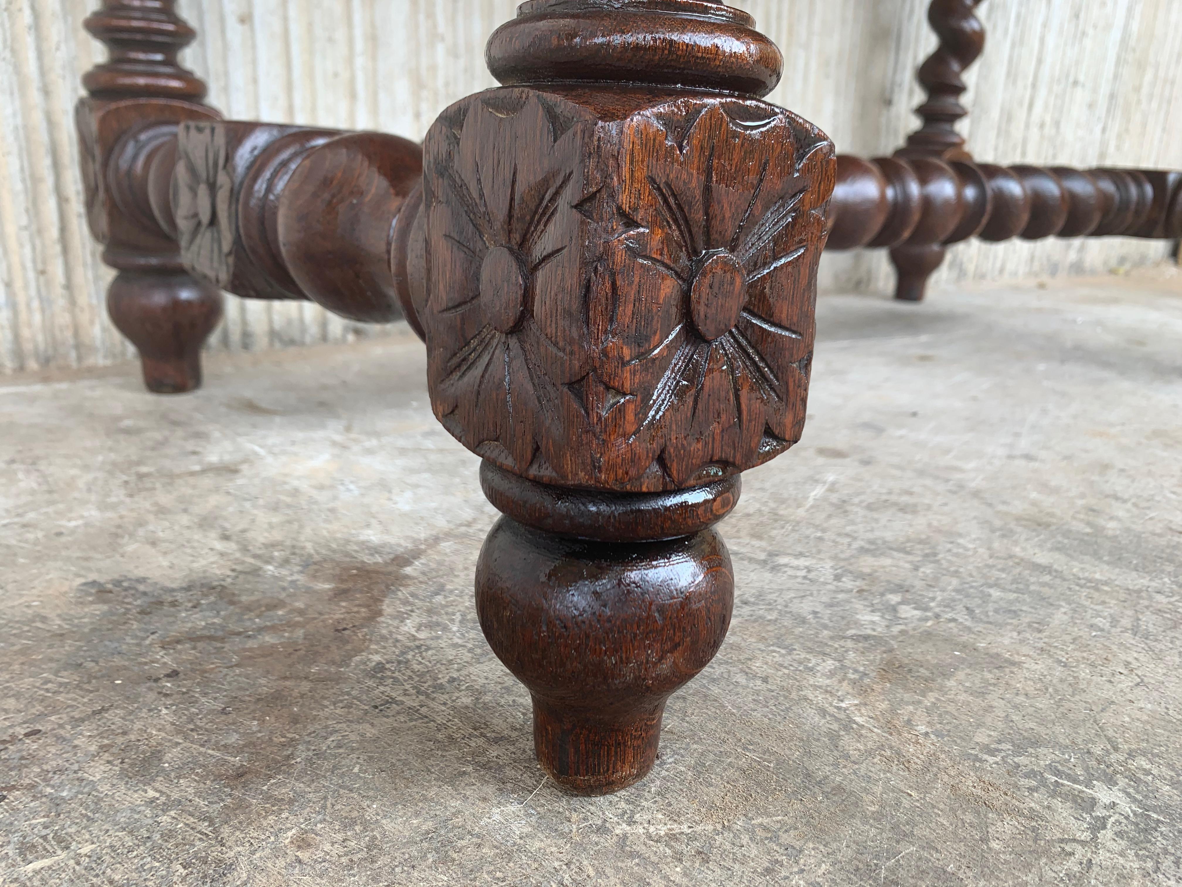 19th Spanish Walnut Desk with Two Drawers and Solomonic Turning Legs For Sale 5