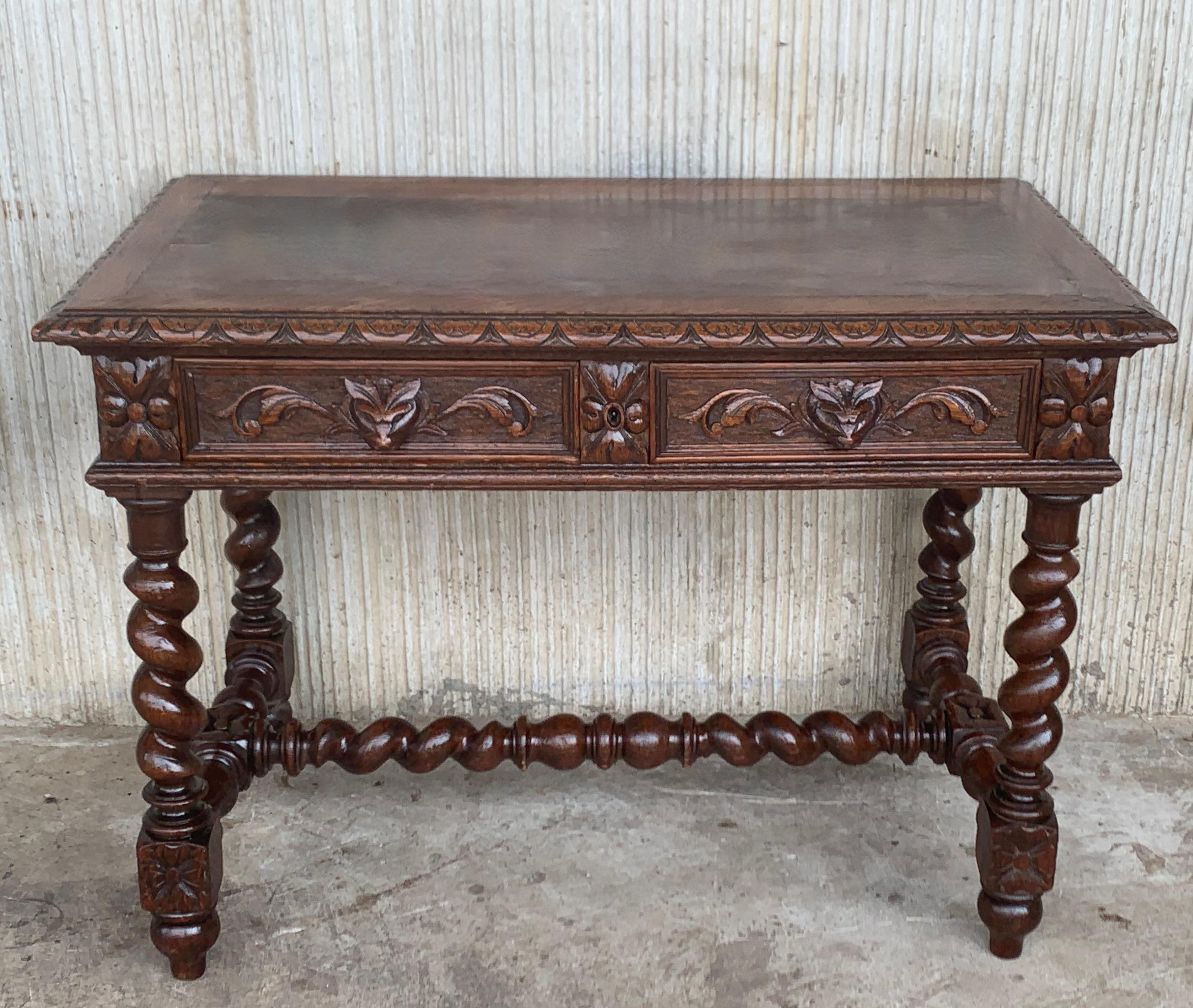 Baroque 19th Spanish Walnut Desk with Two Drawers and Solomonic Turning Legs For Sale
