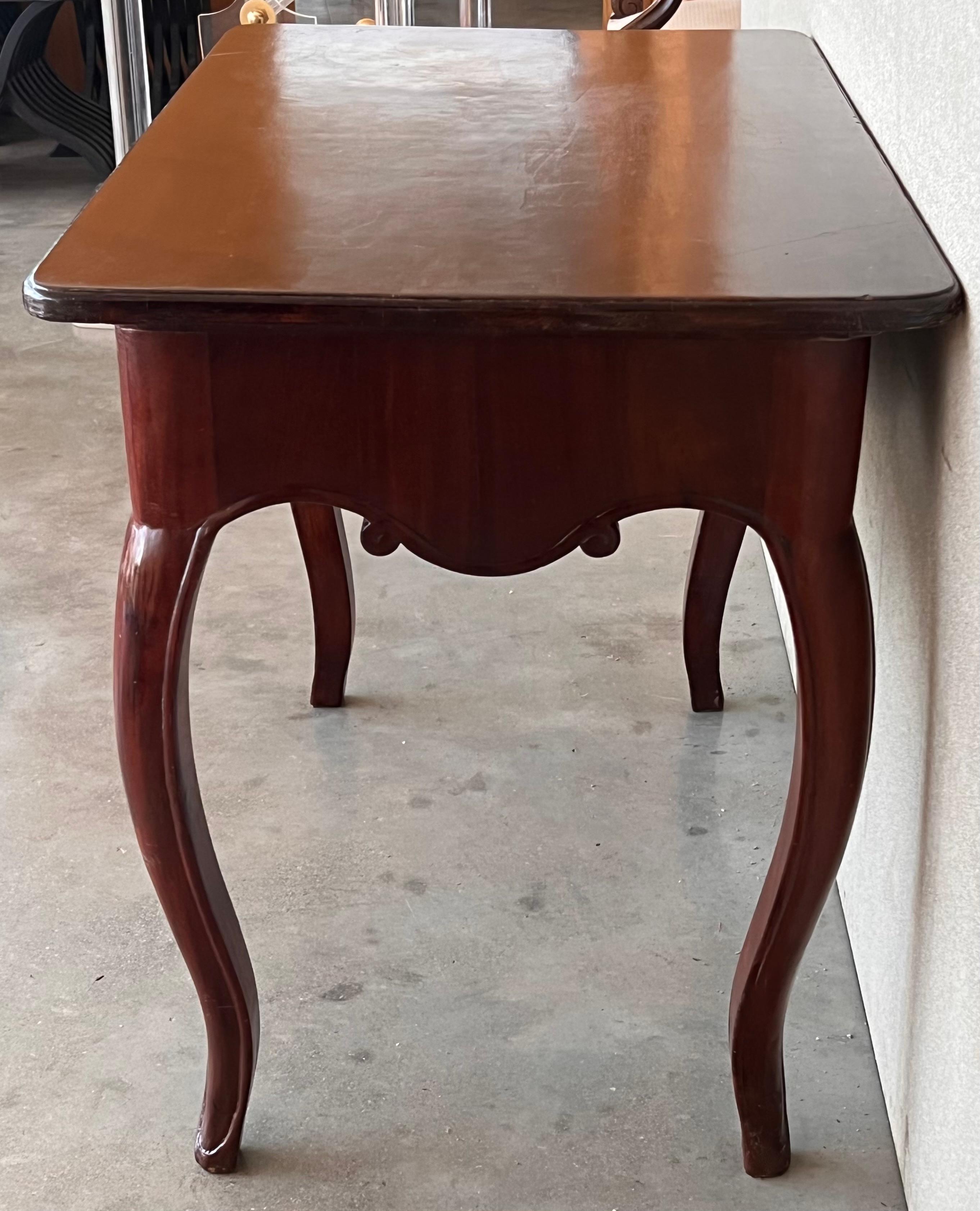 19th Spanish Walnut Drawer Side Table with Cabriole Legs In Good Condition For Sale In Miami, FL