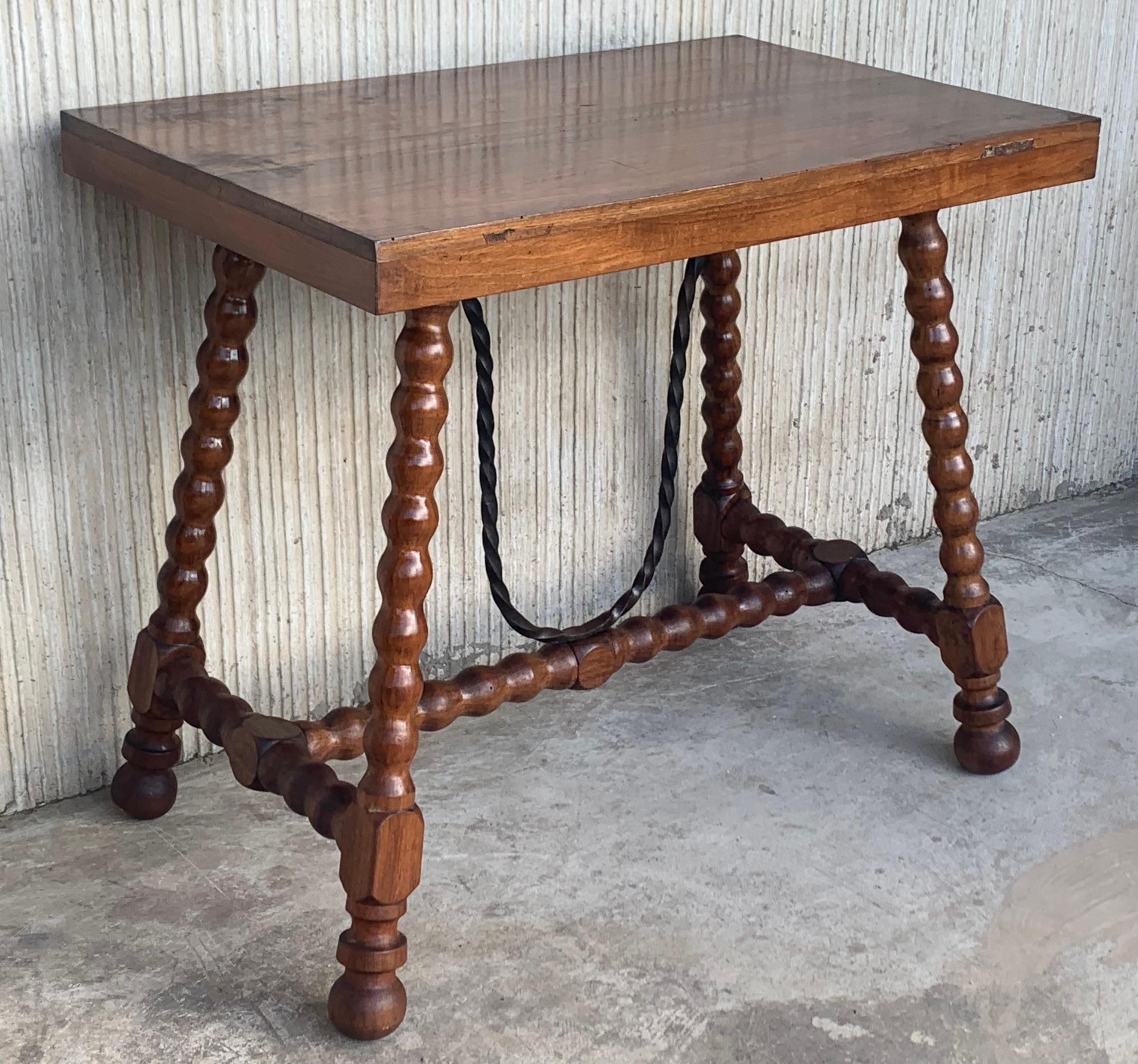 Baroque 19th Spanish Walnut Side Table with Lyre Legs, Flat Top and Iron Stretcher For Sale