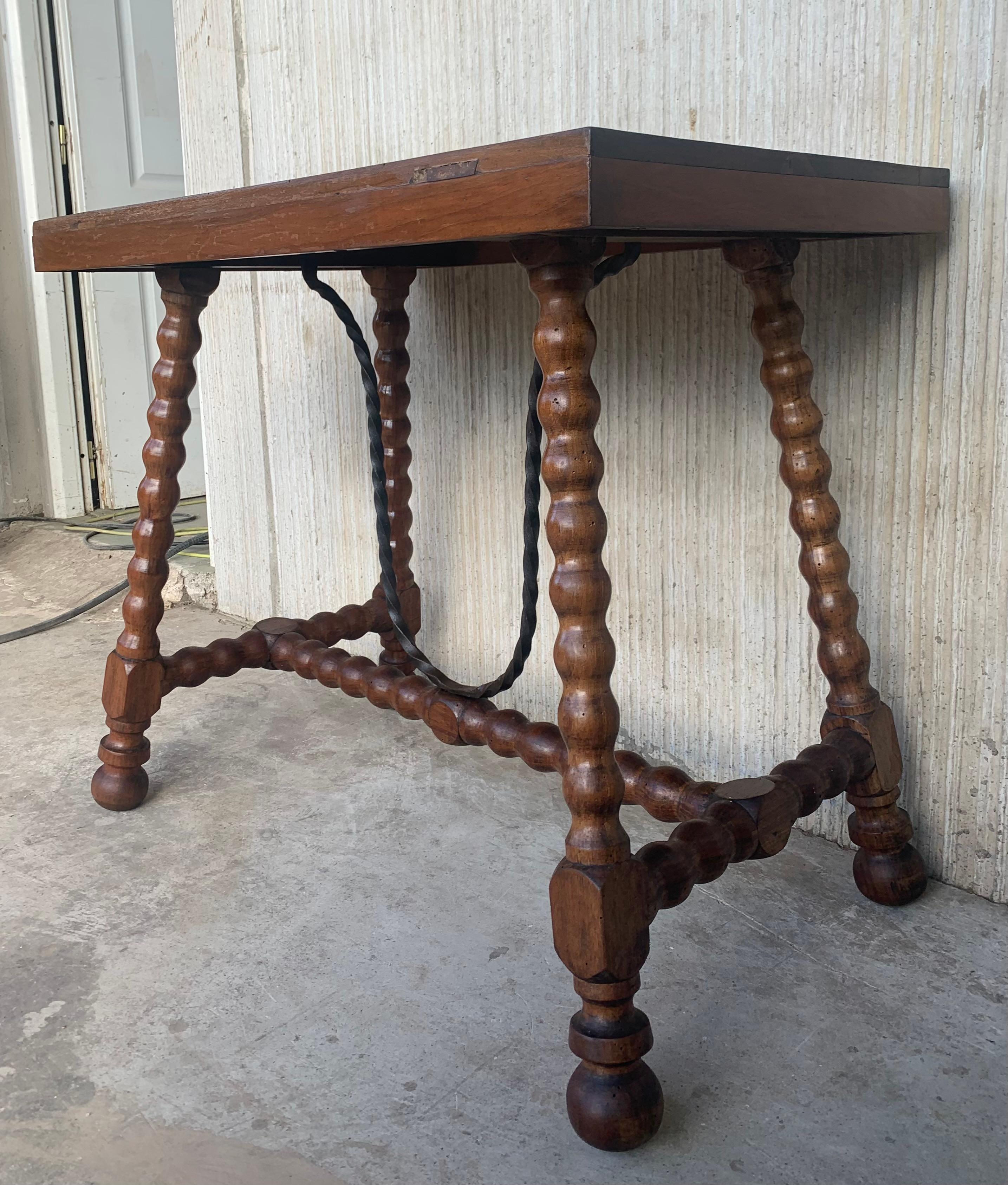 19th Spanish Walnut Side Table with Lyre Legs, Flat Top and Iron Stretcher In Good Condition For Sale In Miami, FL