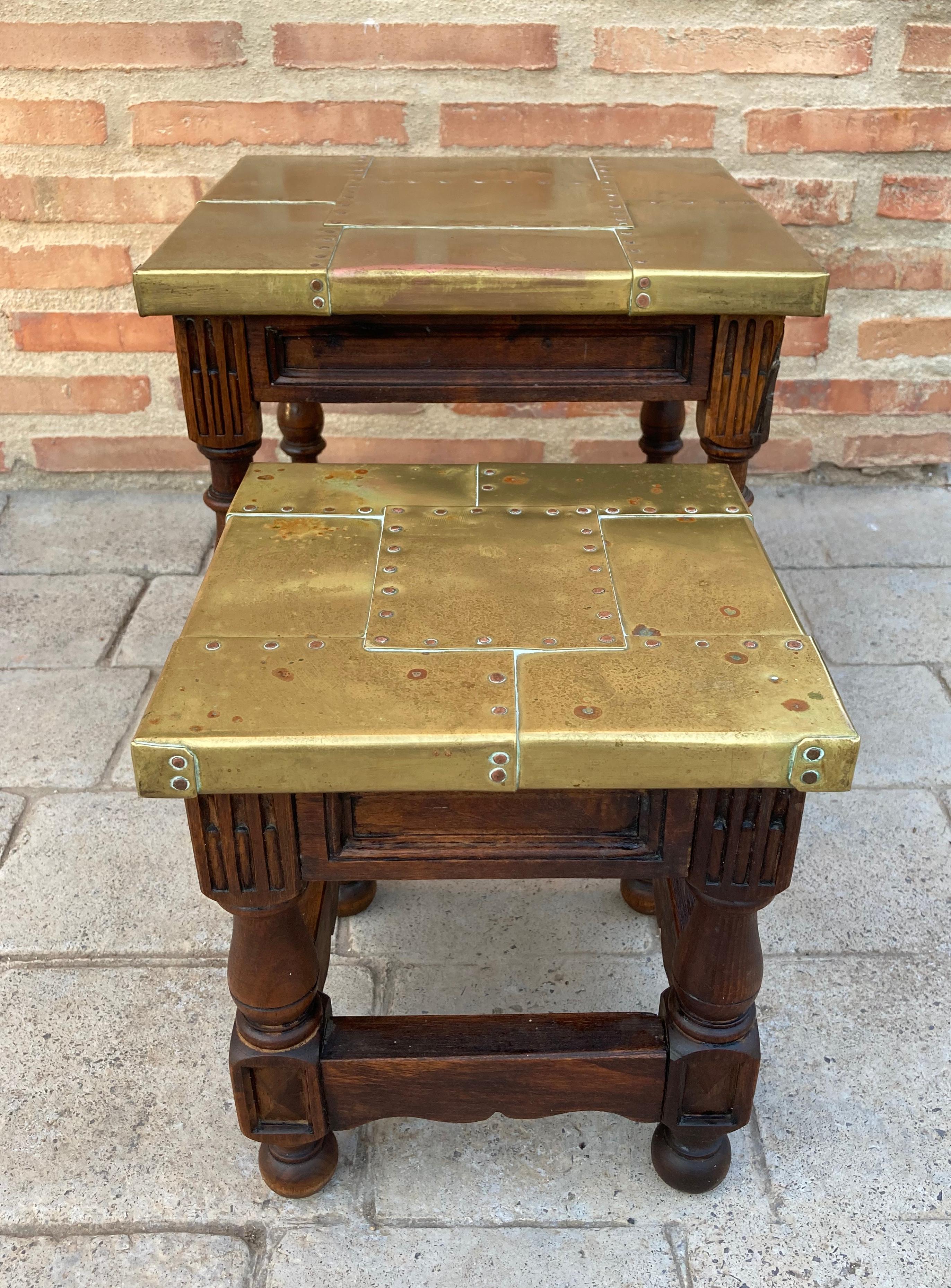 19th Century Spanish Zinc Top Nesting Tables with Turned Legs For Sale 1