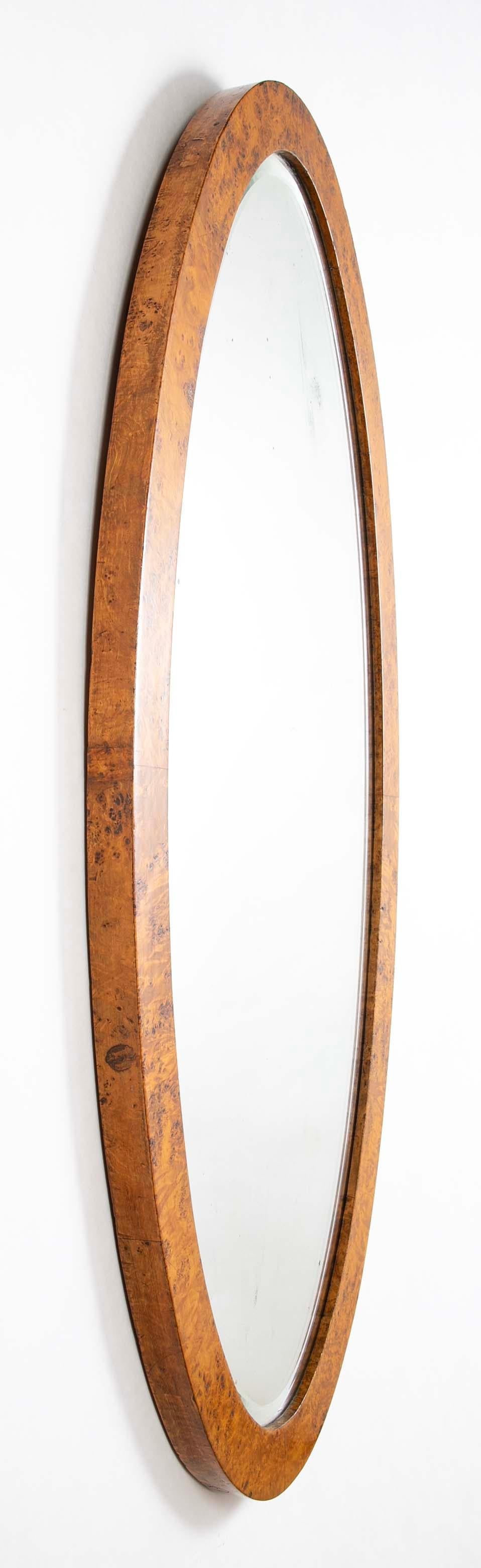 XIXe siècle Miroir ovale Biedermeier Karnelian suédois du 19e siècle avec verre biseauté en vente