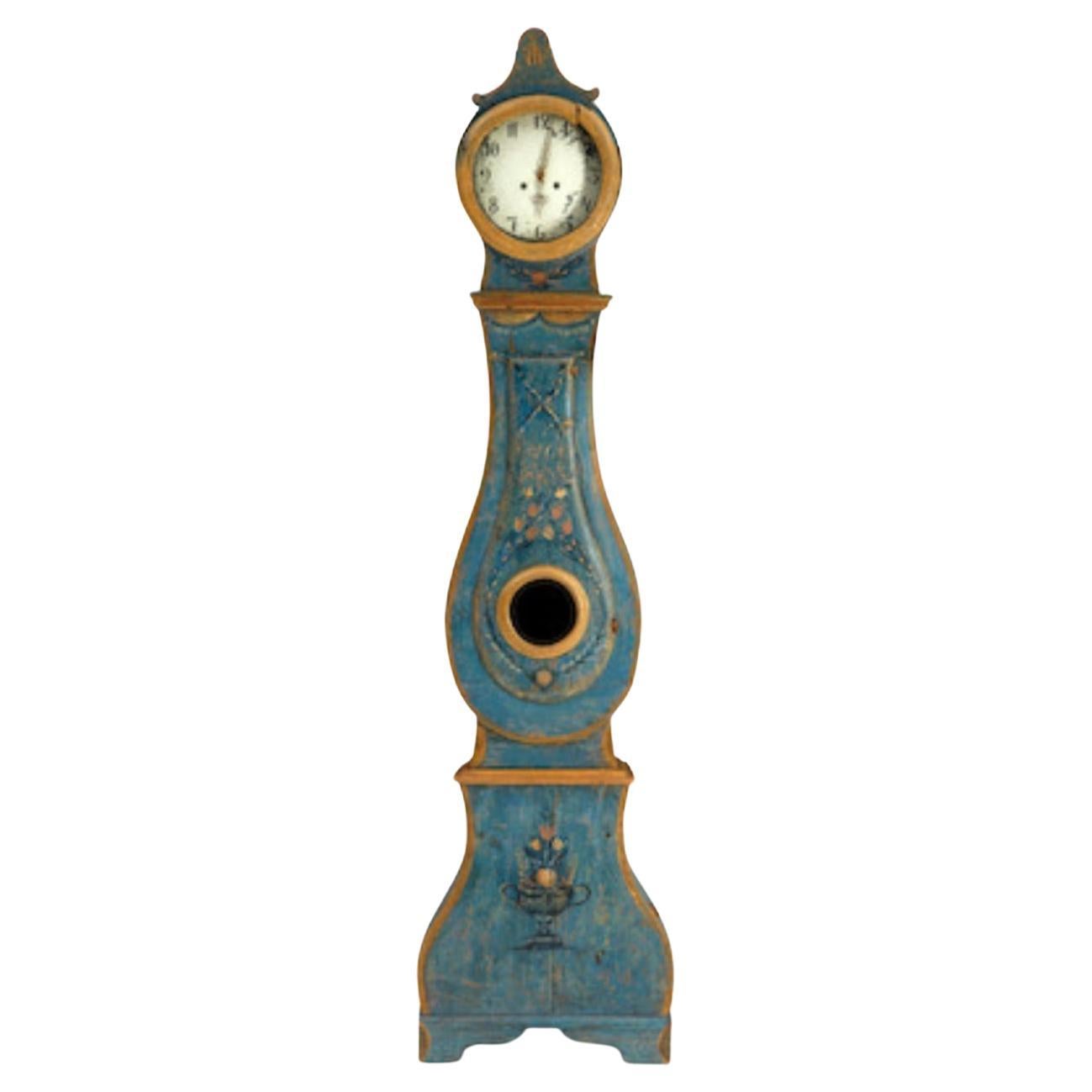 Horloge Mora suédoise gustavienne peinte de parquet du 19e siècle 