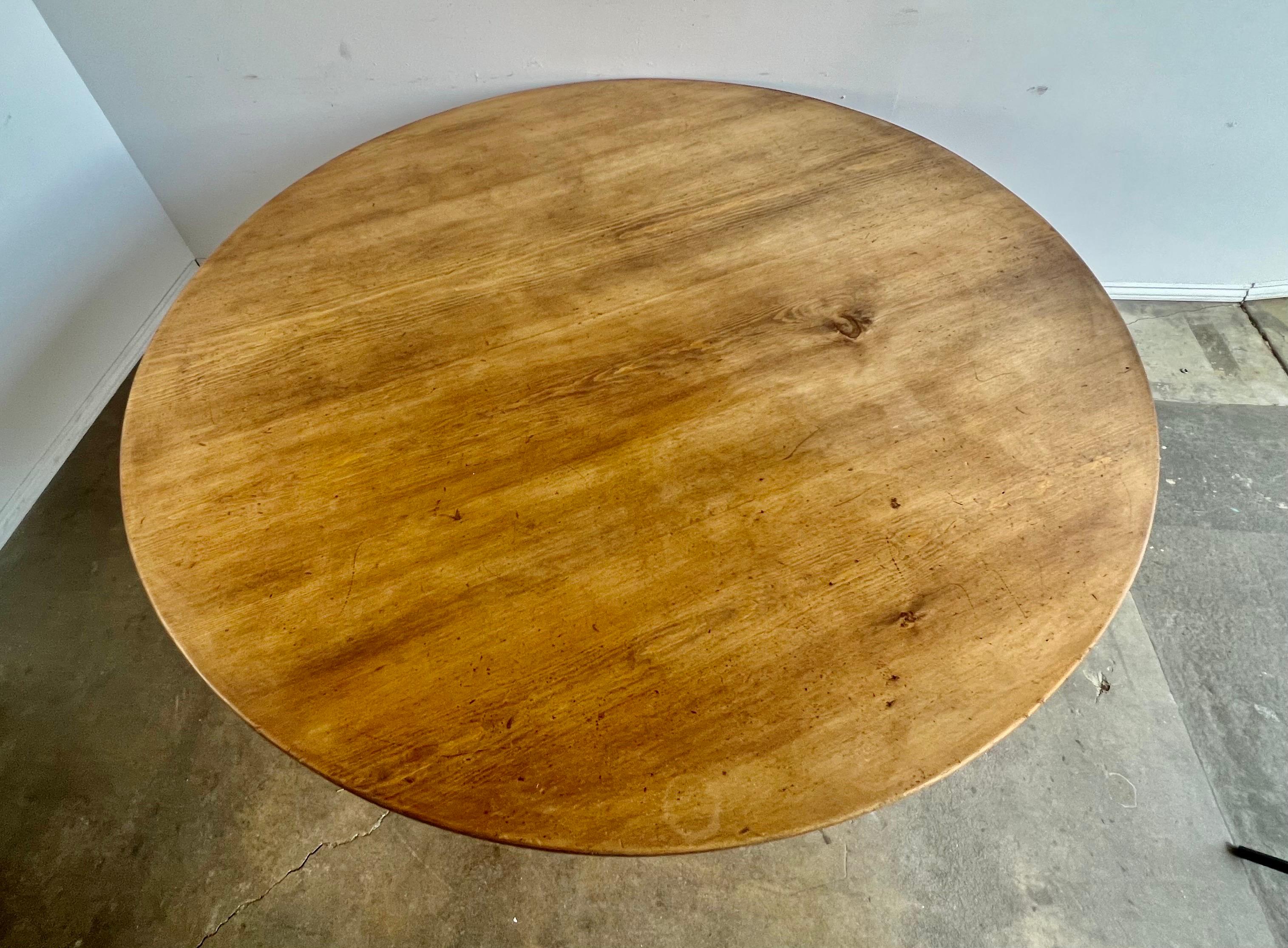 19th Swedish Round Shaped Bleached Wood Table 6