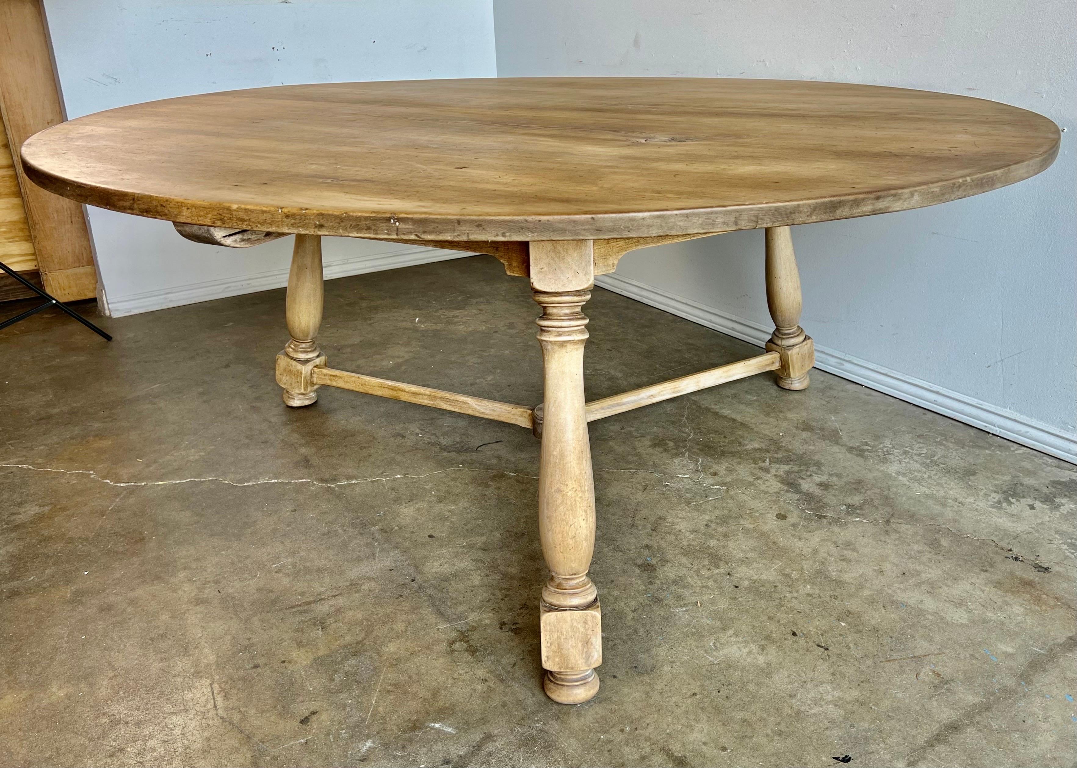 19th Swedish Round Shaped Bleached Wood Table 8