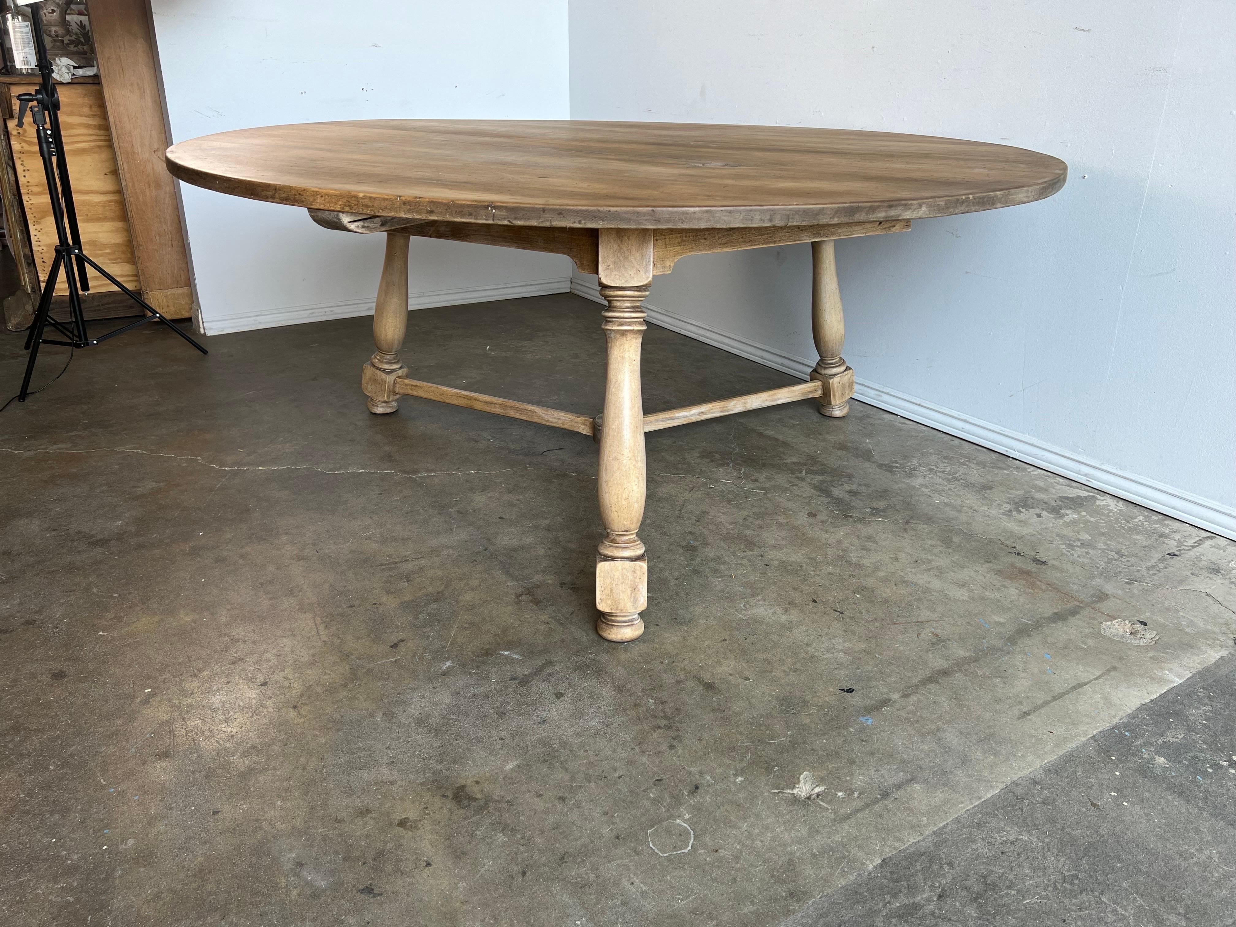 19th Swedish Round Shaped Bleached Wood Table 12