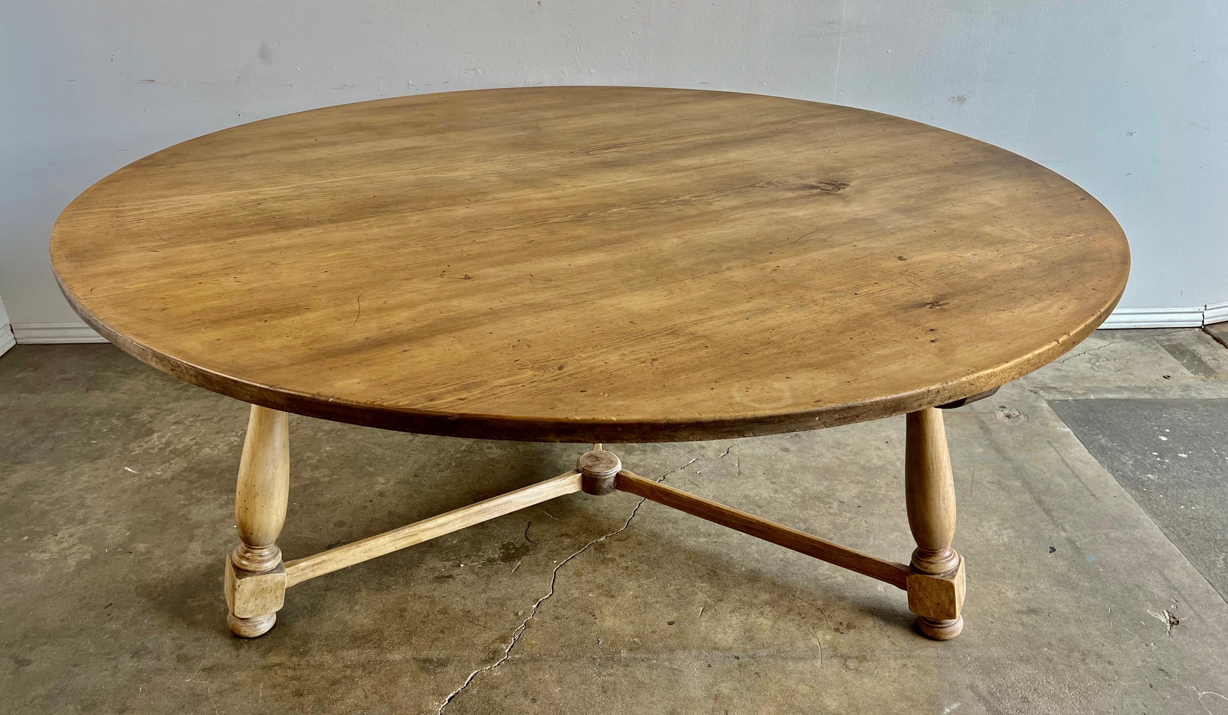 Gustavian 19th Swedish Round Shaped Bleached Wood Table