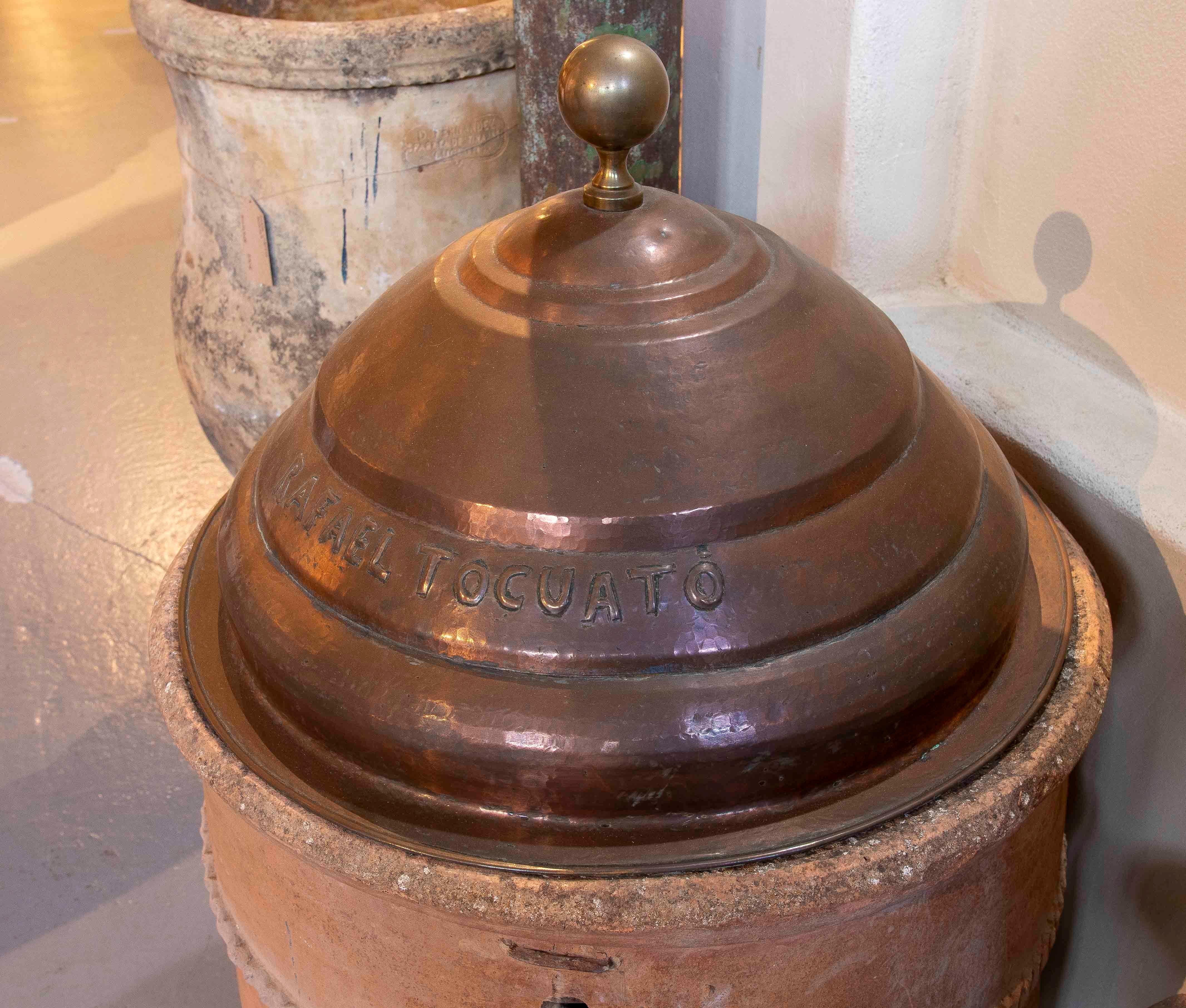 19th Terracotta Well Spout with Engraved Copper Lid In Good Condition For Sale In Marbella, ES