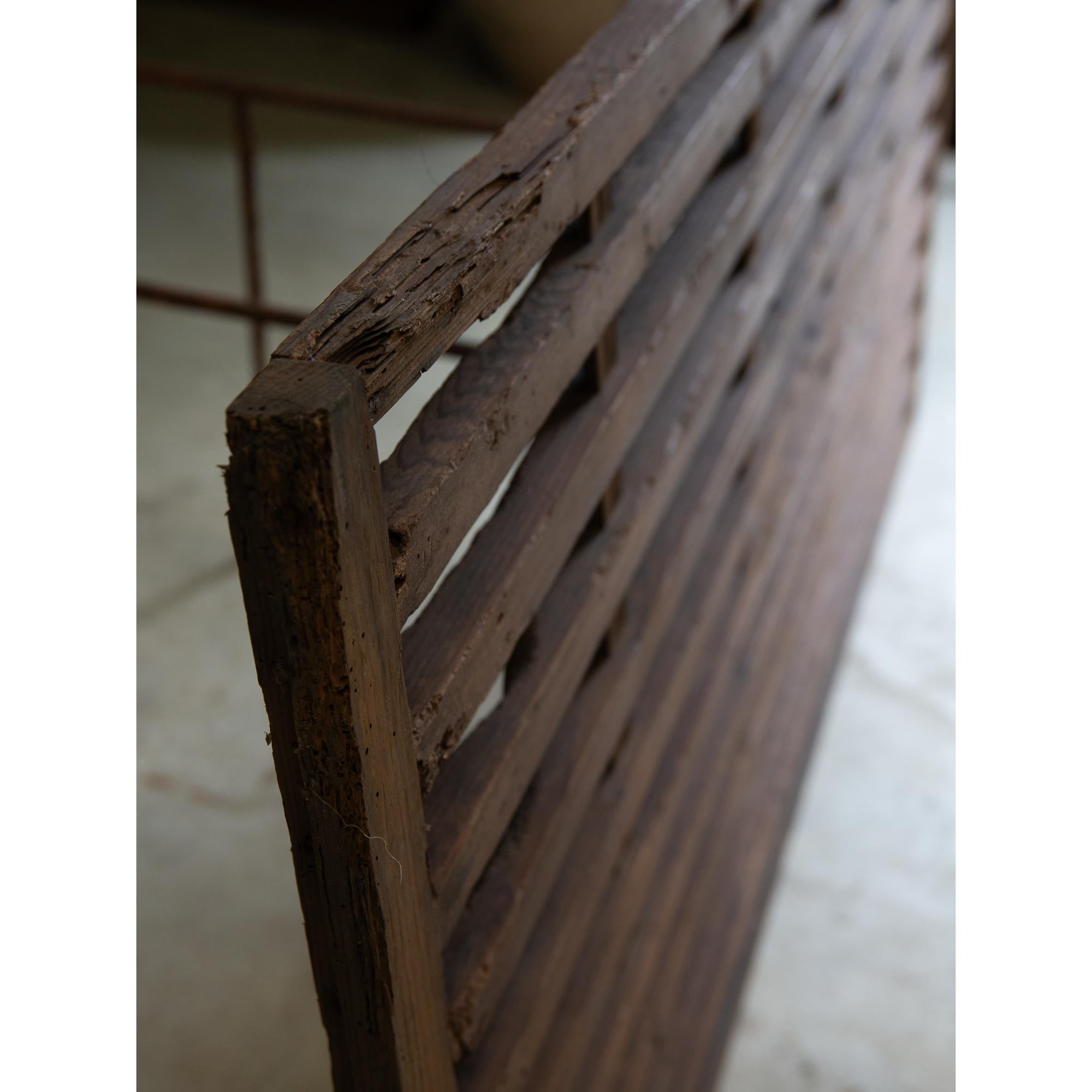 19th thick black lattice door. antique sliding door. wabi sabi Japanese shoji en venta 2