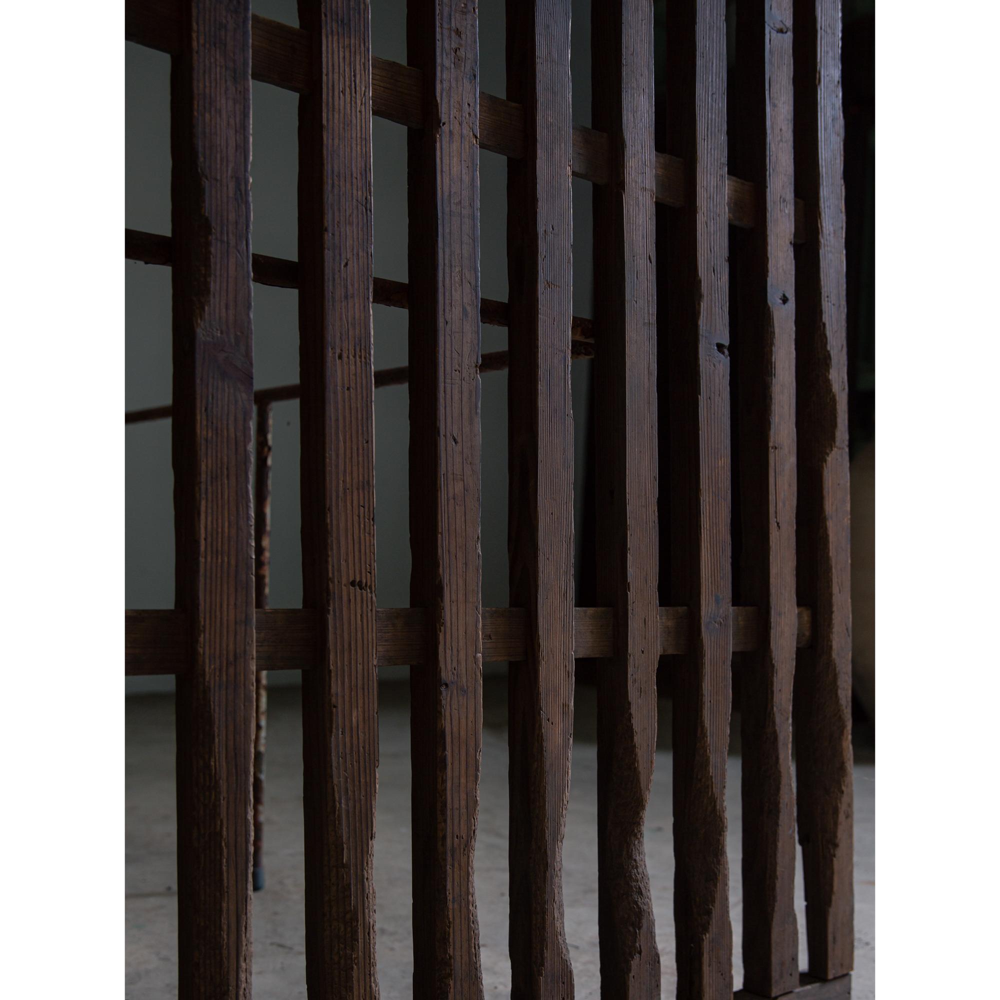 19th thick black lattice door. antique sliding door. wabi sabi Japanese shoji siglo XIX en venta